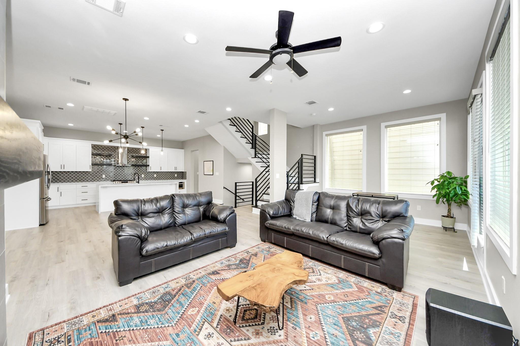 1805 Blodgett Street Property Photo 7