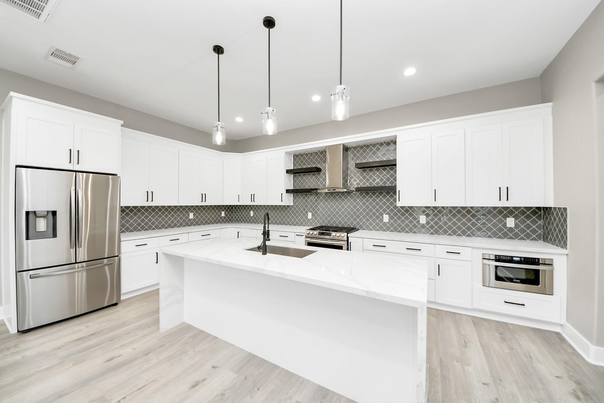 1805 Blodgett Street Property Photo 8