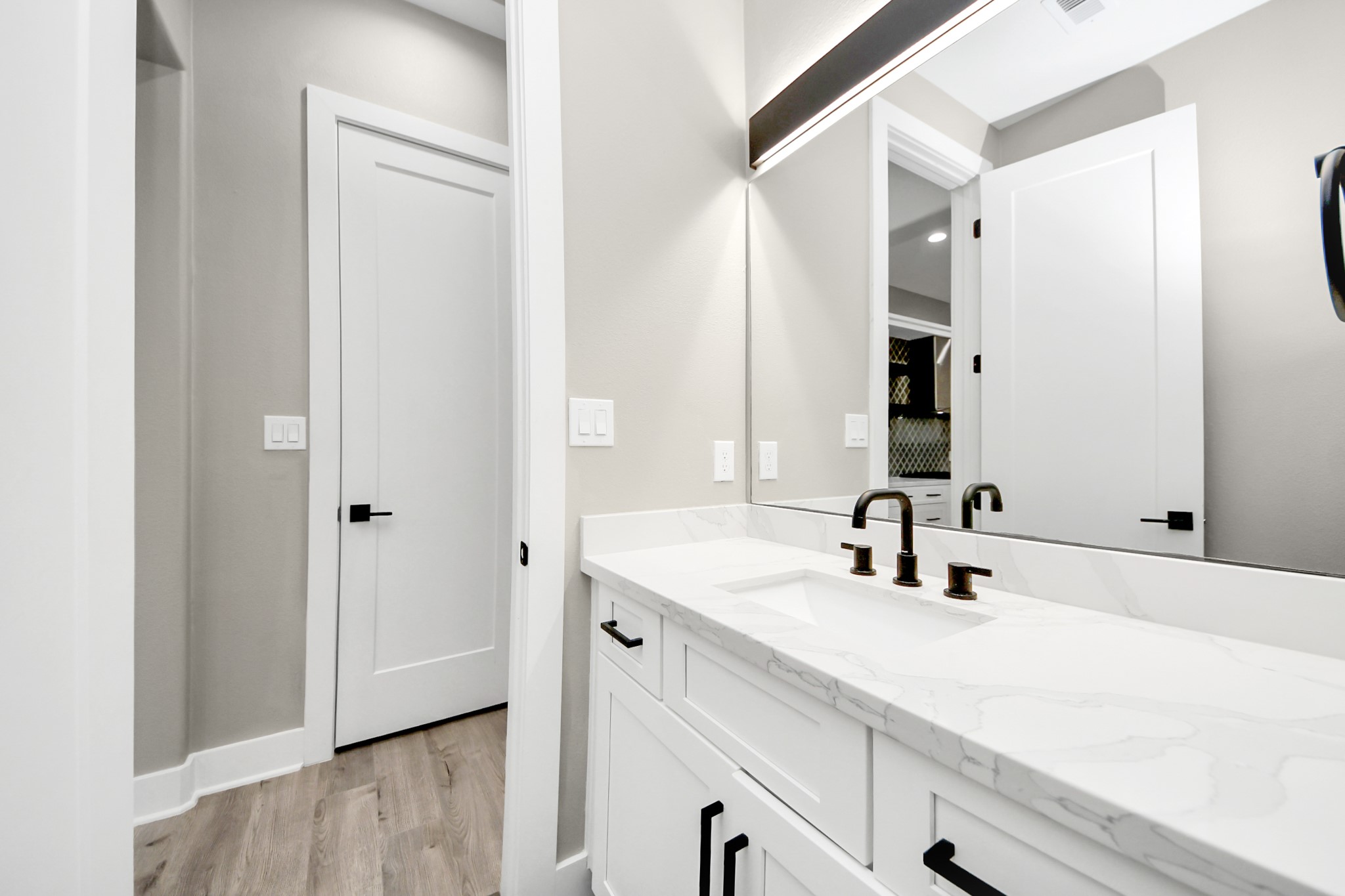 1805 Blodgett Street Property Photo 14