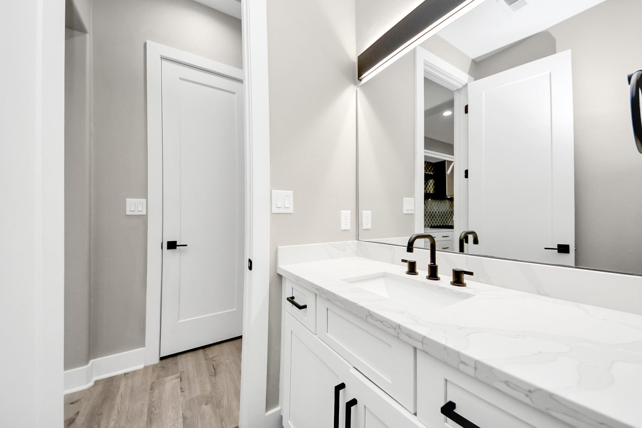 1805 Blodgett Street Property Photo 14