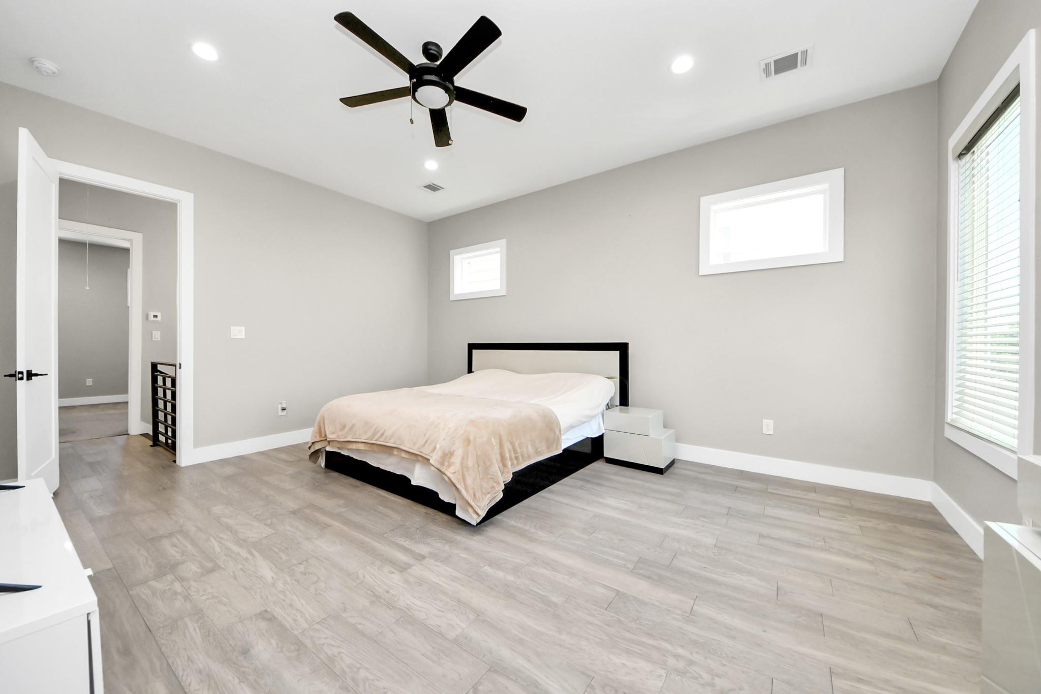 1805 Blodgett Street Property Photo 16