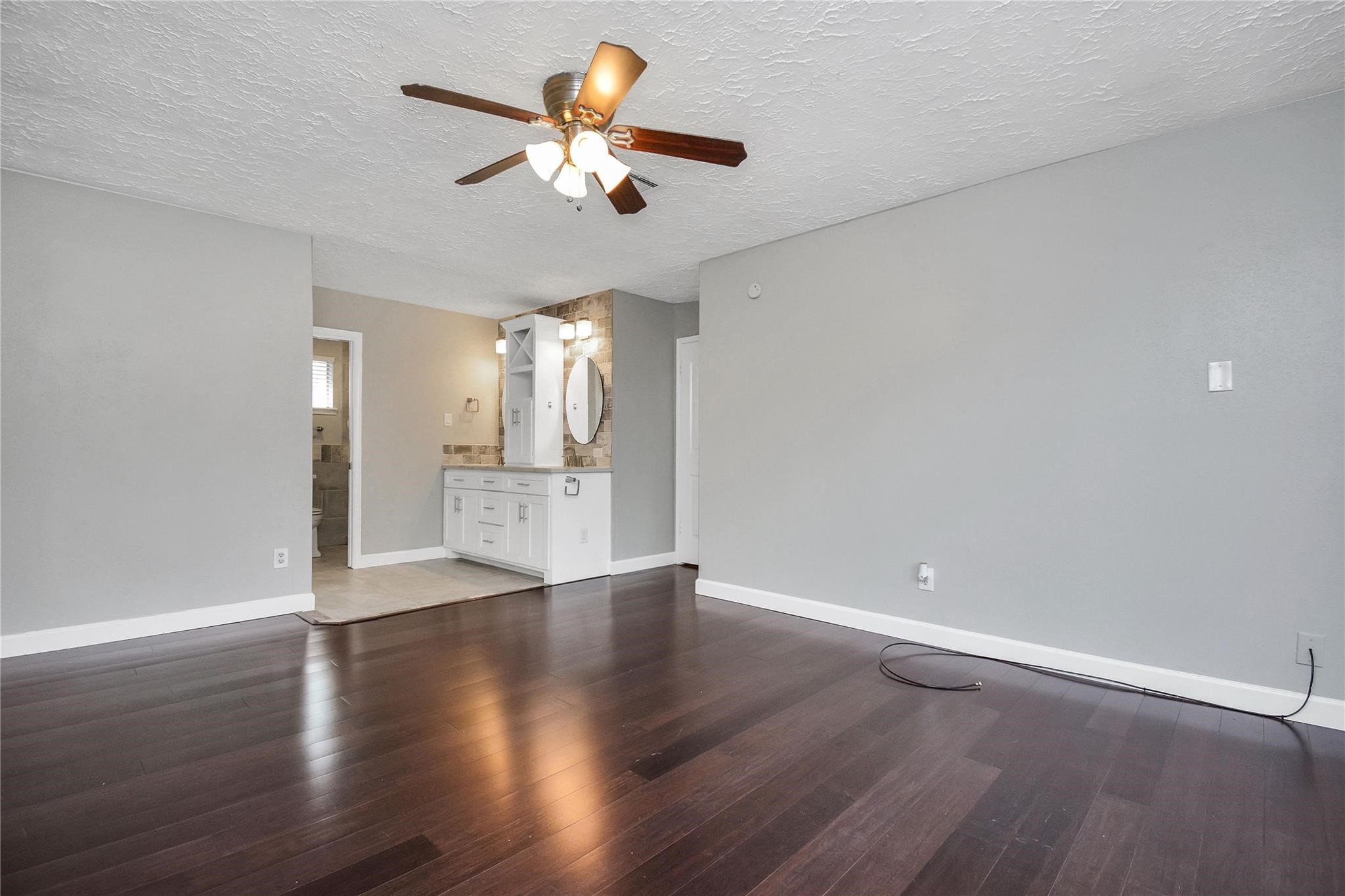 22218 Deville Drive Property Photo 9