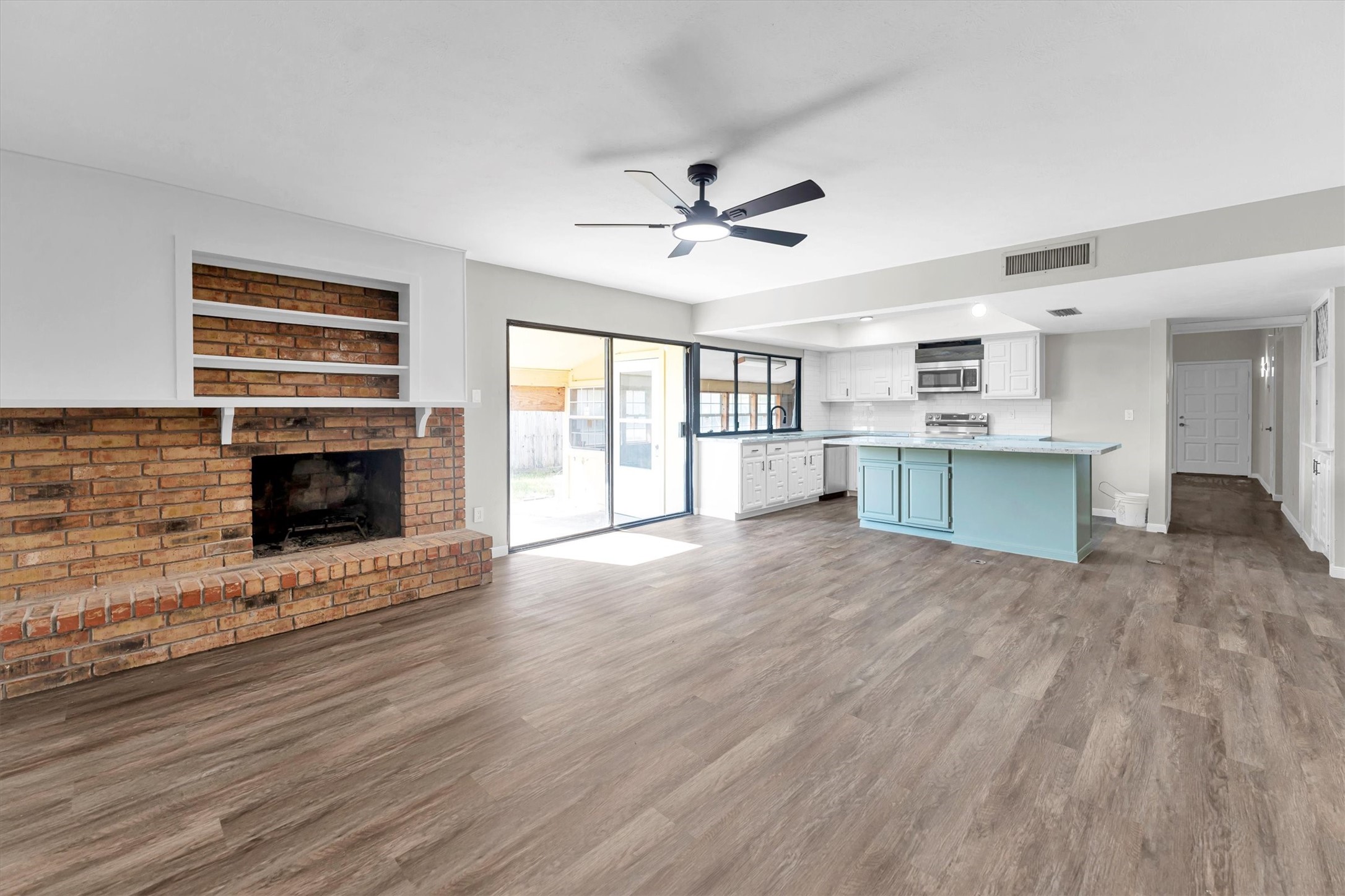 18330 Navajo Trail Drive Property Photo 3