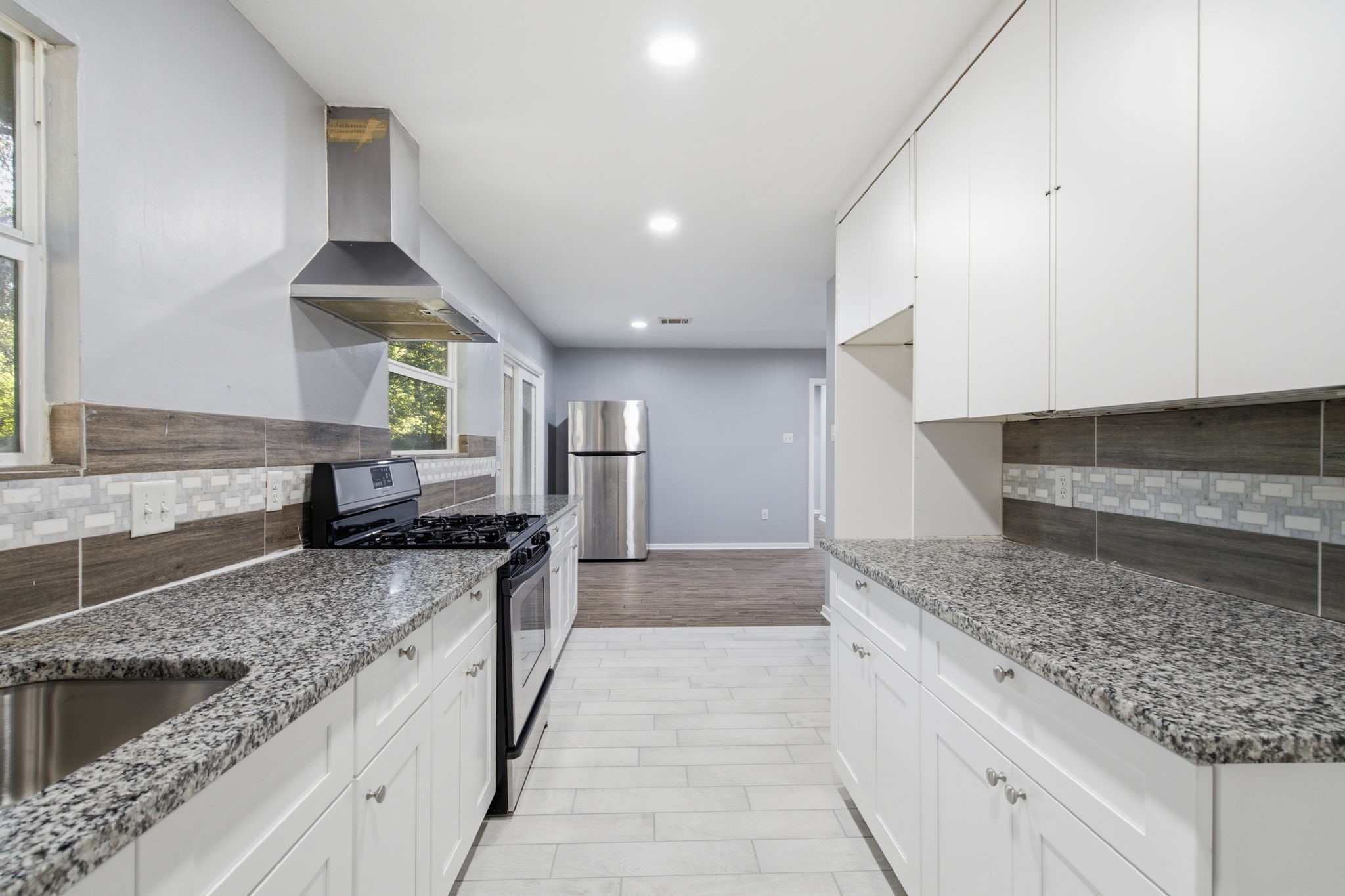 7022 Neff Street Property Photo 4