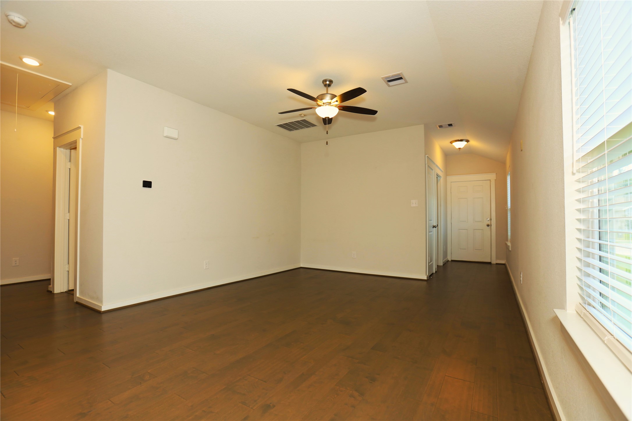 233 Laura Leigh Lane Property Photo 5