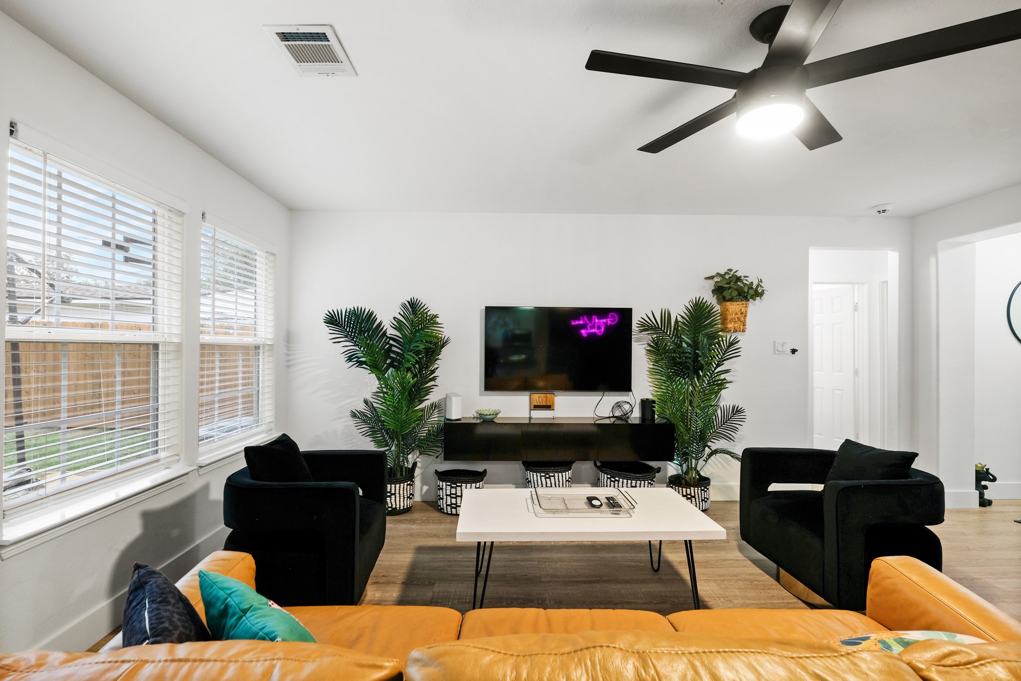 1504 W 43rd Street Property Photo 5