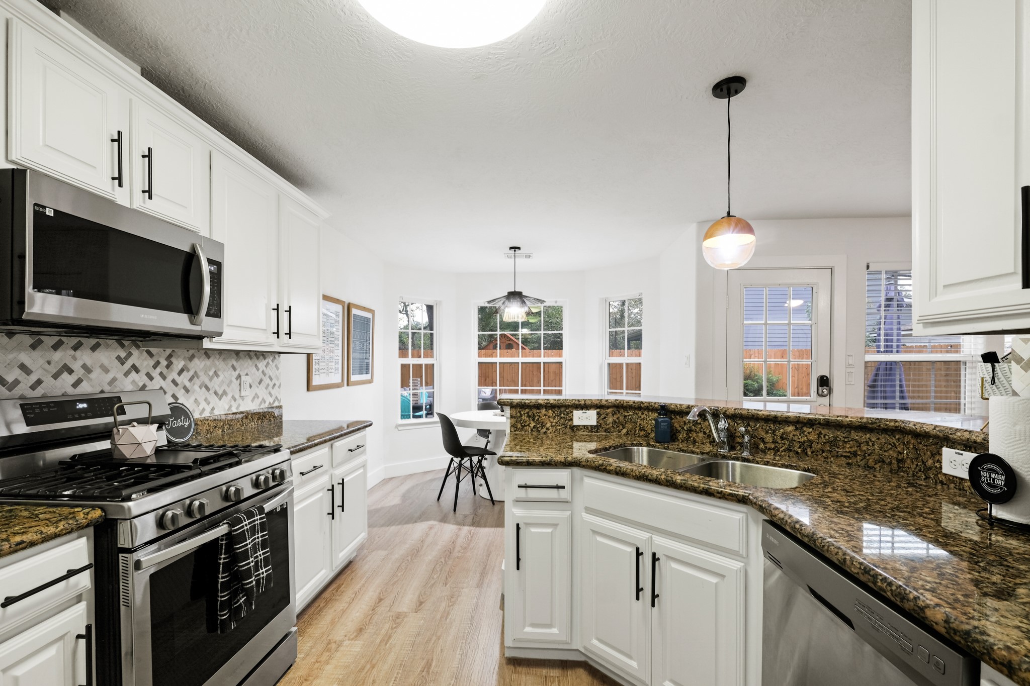 1504 W 43rd Street Property Photo 9