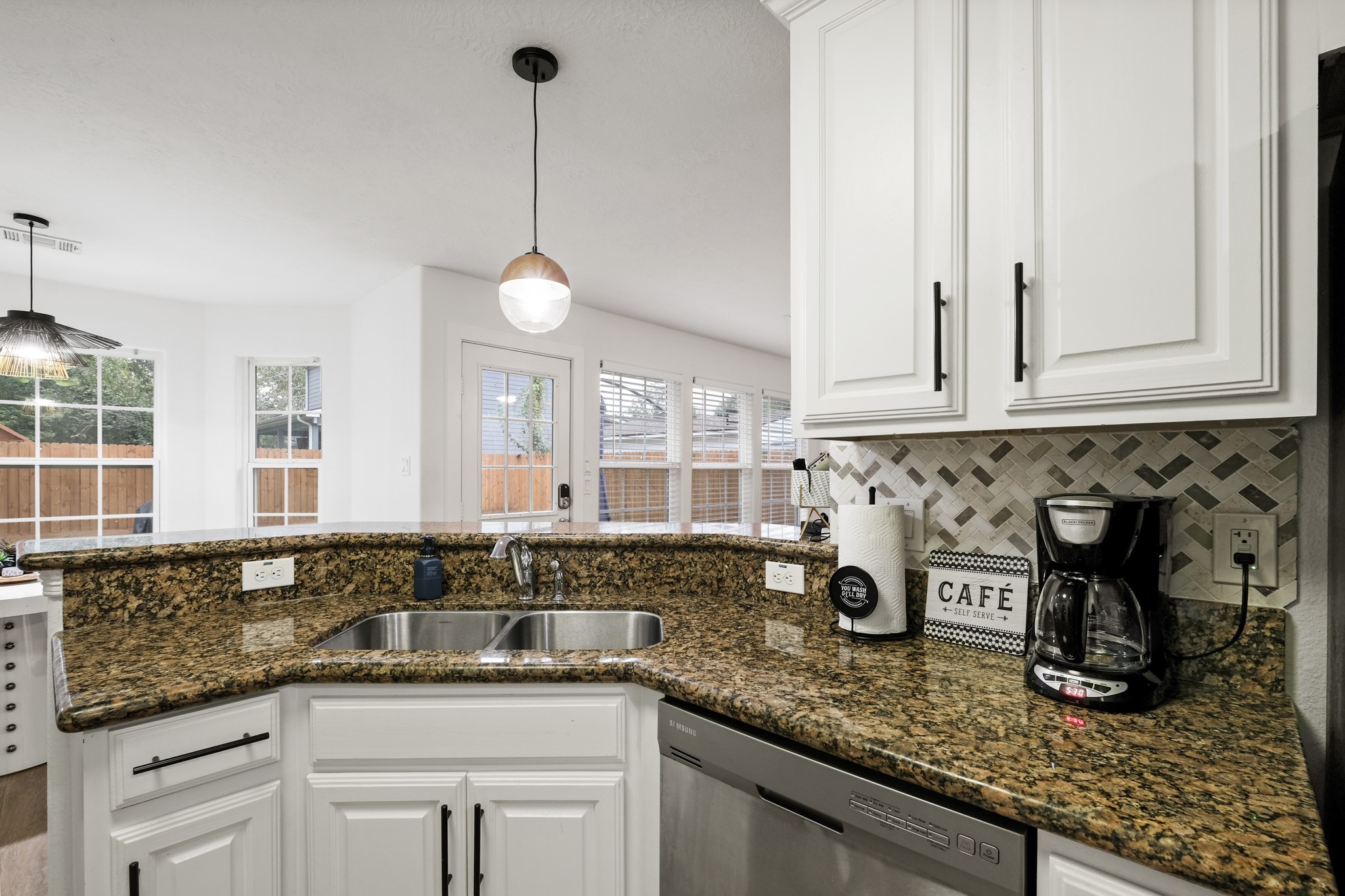 1504 W 43rd Street Property Photo 10