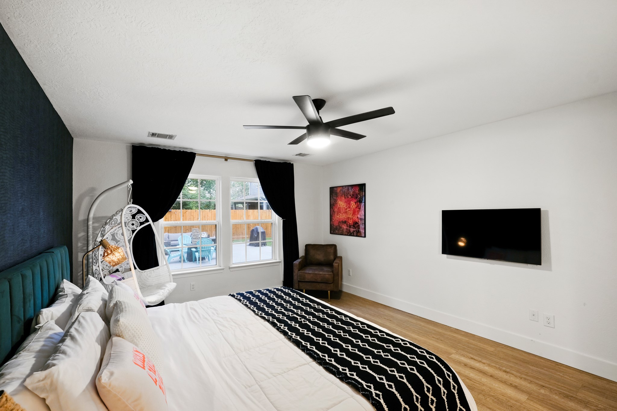 1504 W 43rd Street Property Photo 13