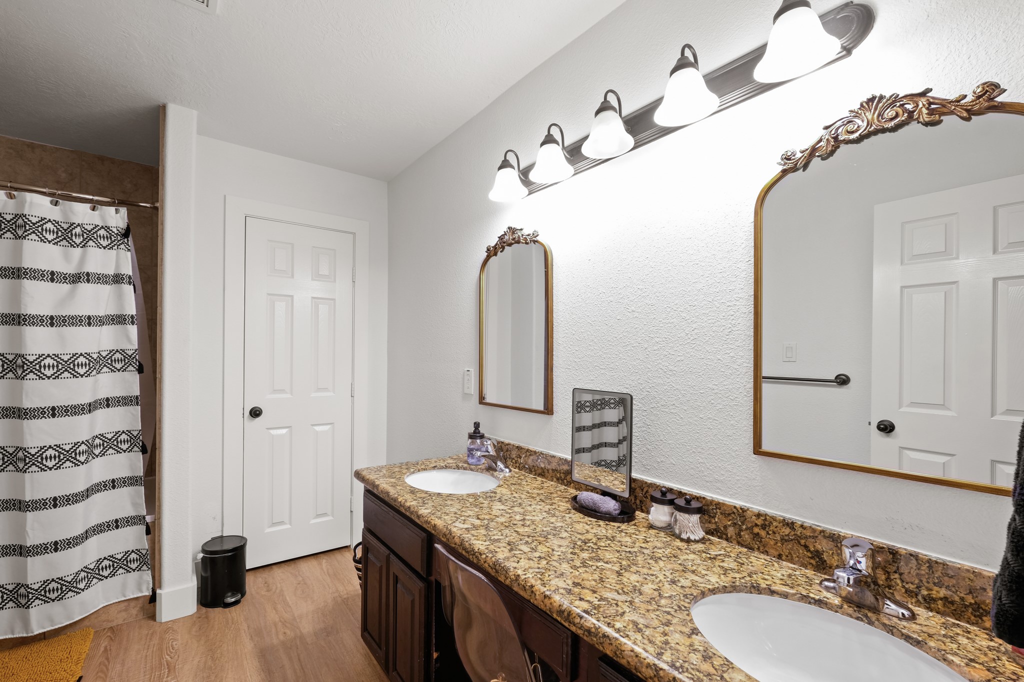 1504 W 43rd Street Property Photo 14