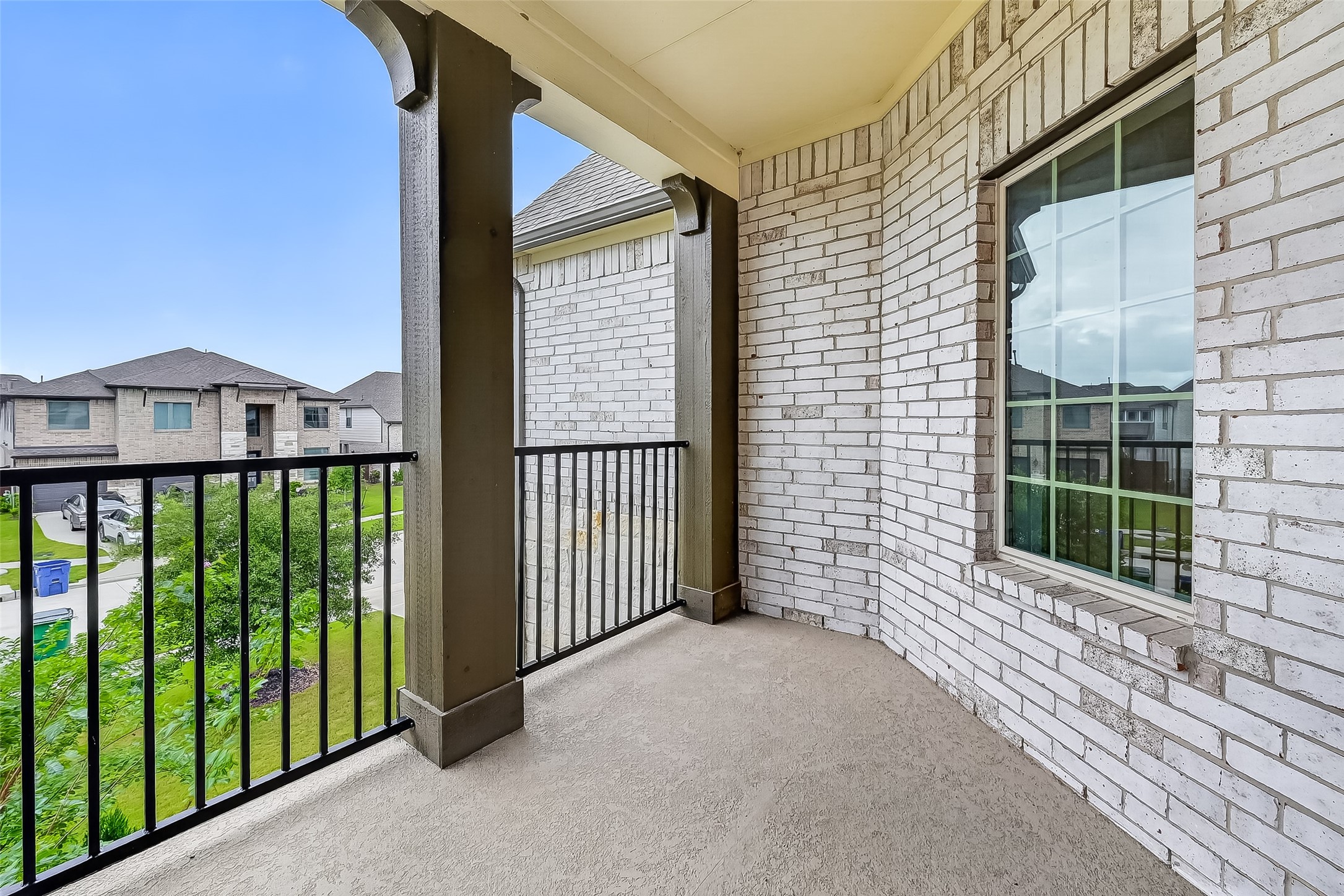 4018 Martin Ridge Drive Property Photo 2