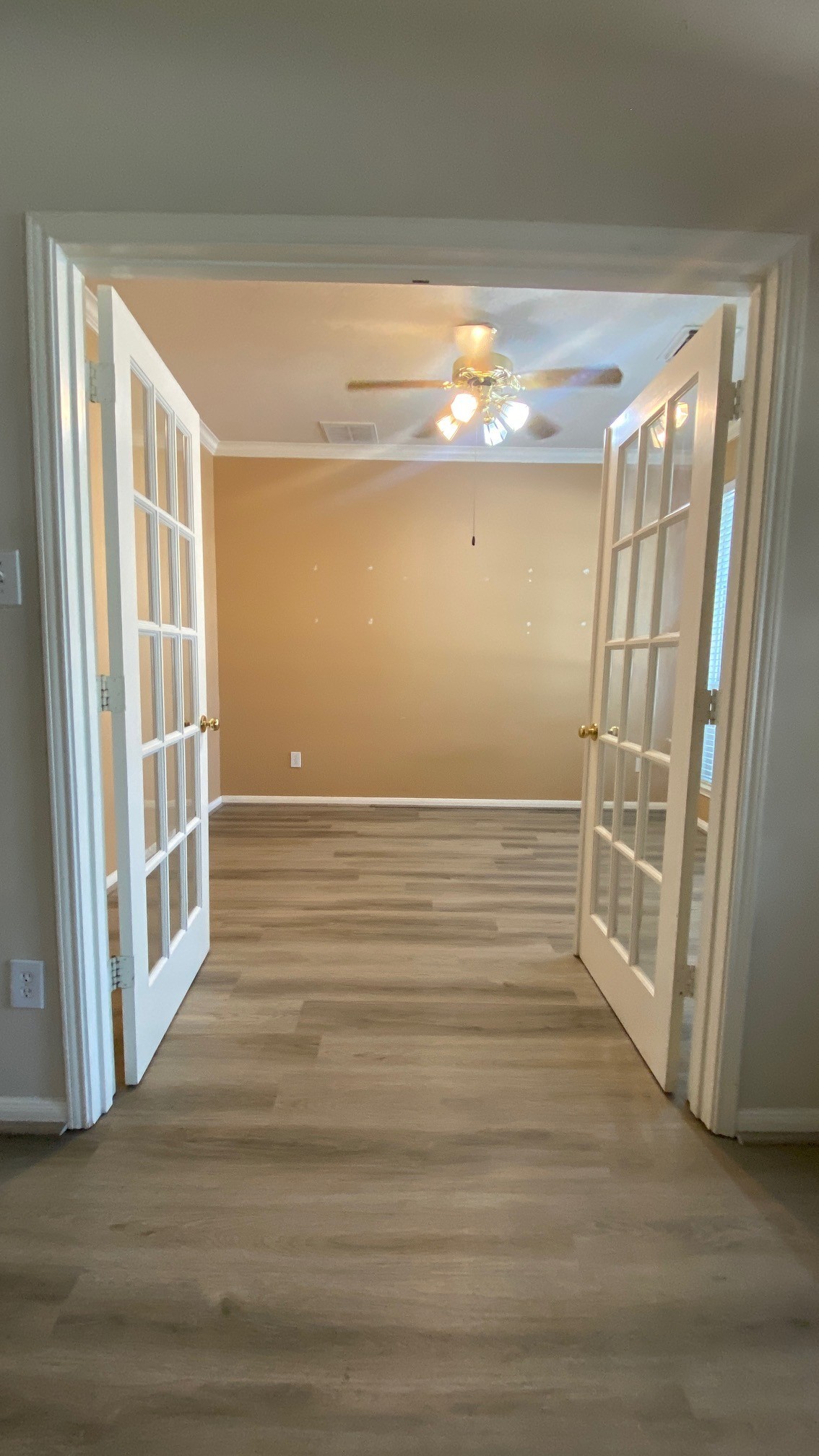 2503 Westerlake Drive Property Photo 3