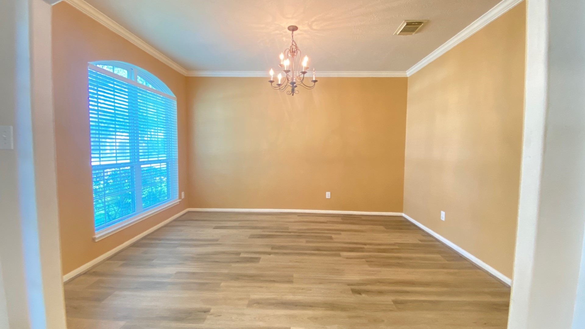 2503 Westerlake Drive Property Photo 4