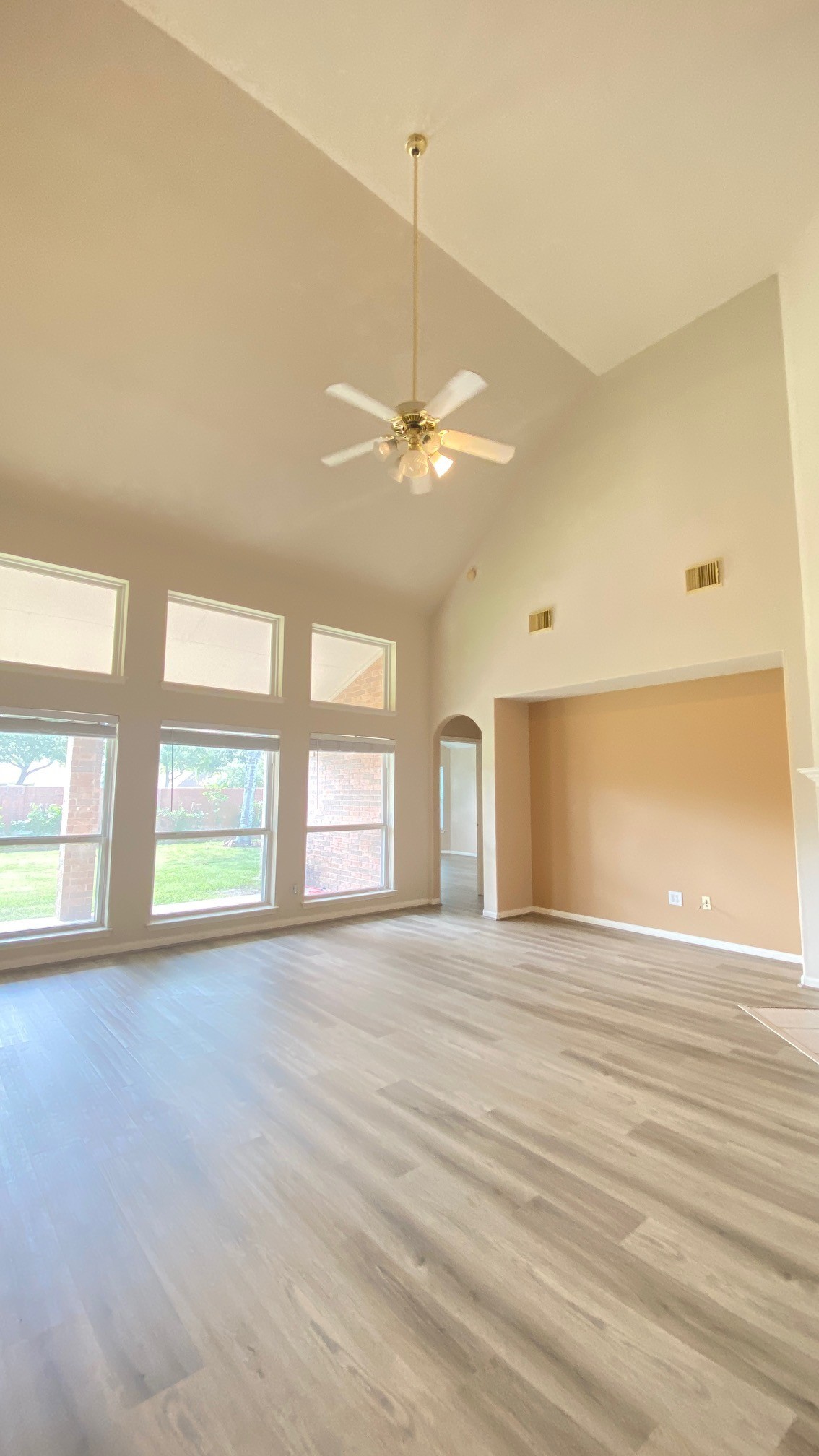 2503 Westerlake Drive Property Photo 6