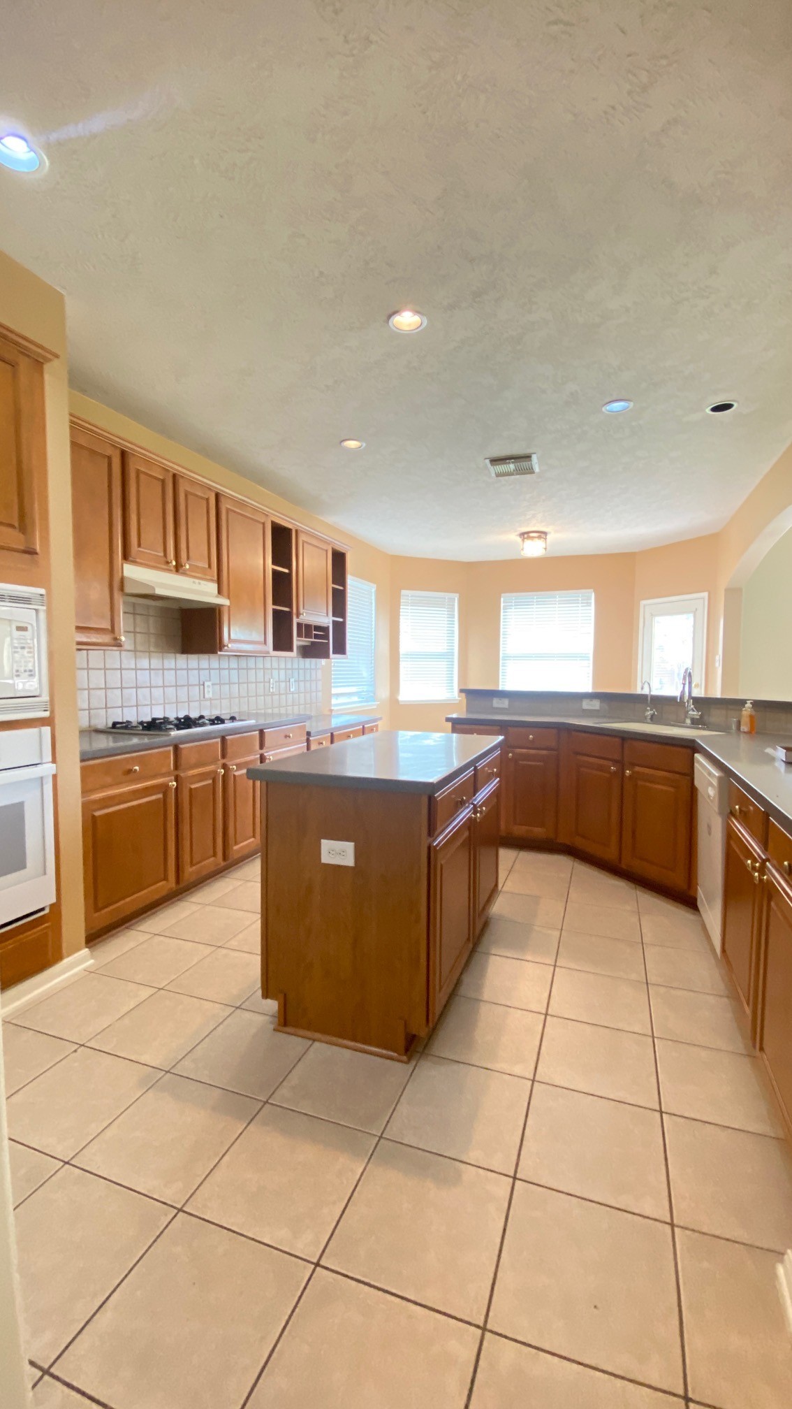2503 Westerlake Drive Property Photo 10