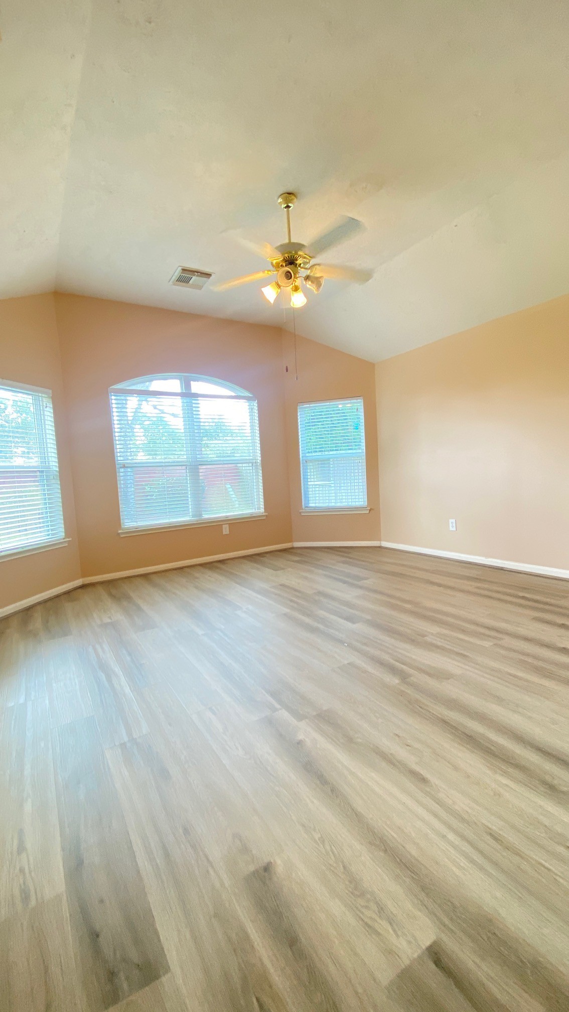 2503 Westerlake Drive Property Photo 13
