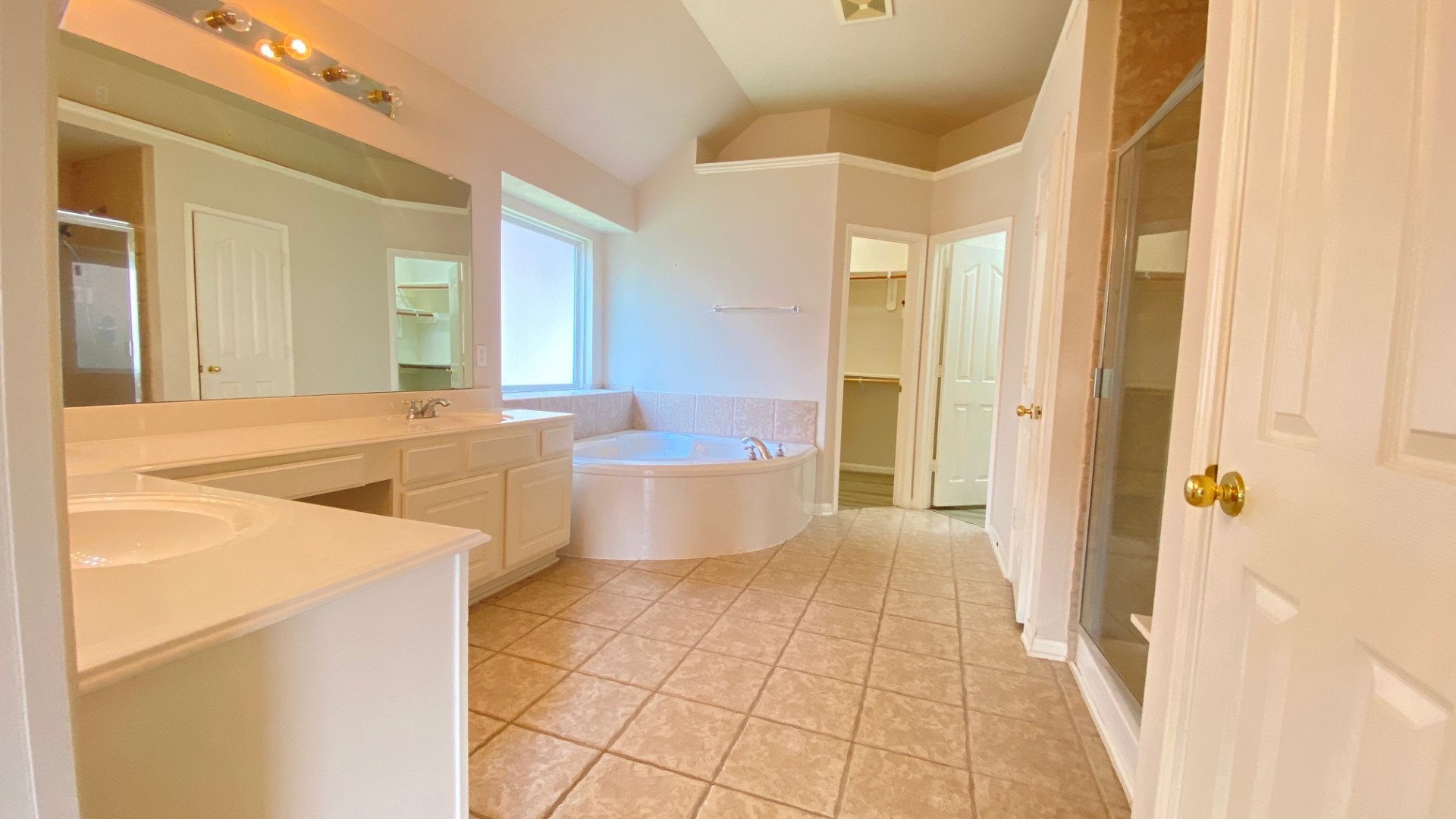 2503 Westerlake Drive Property Photo 16
