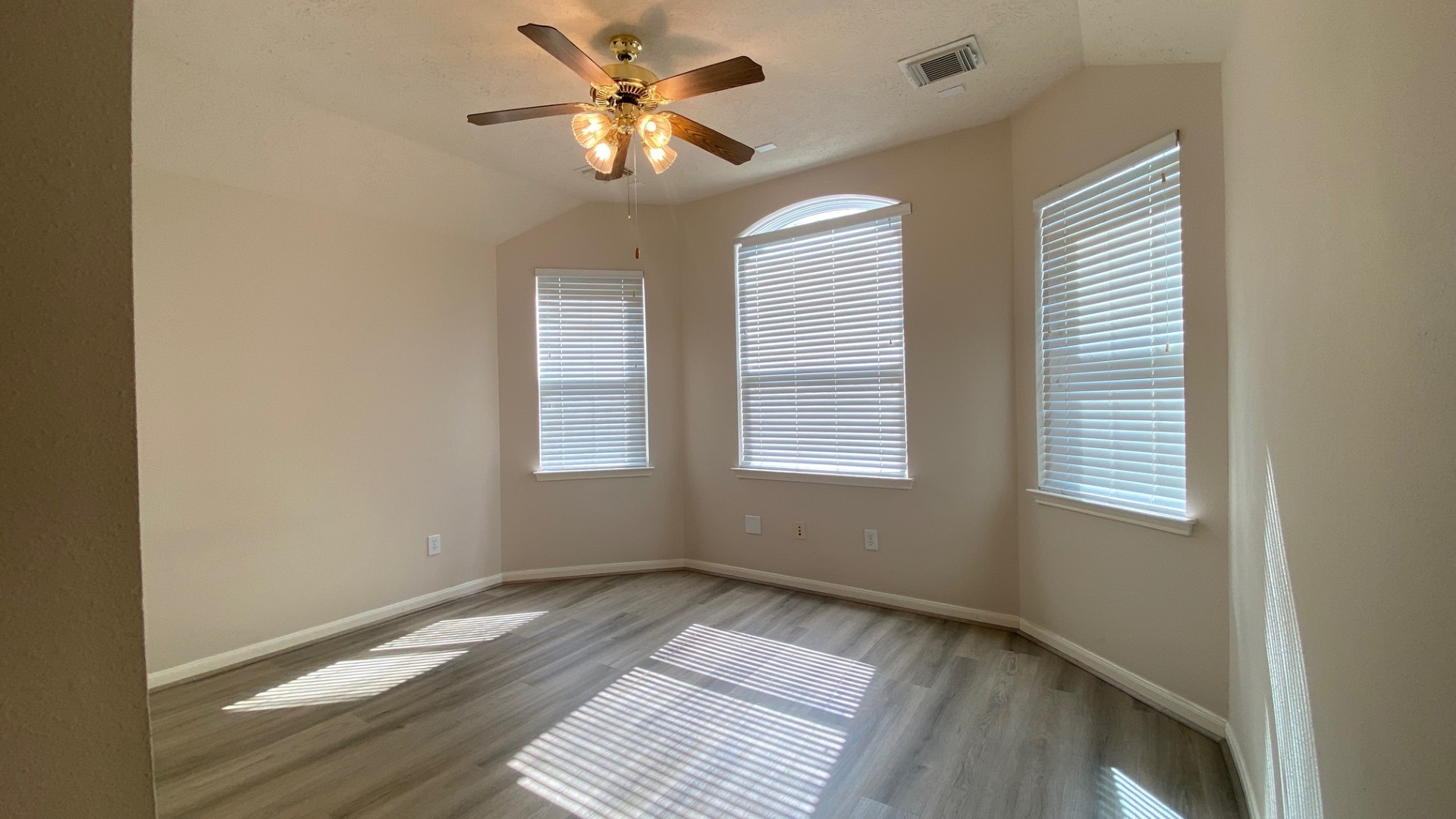 2503 Westerlake Drive Property Photo 22