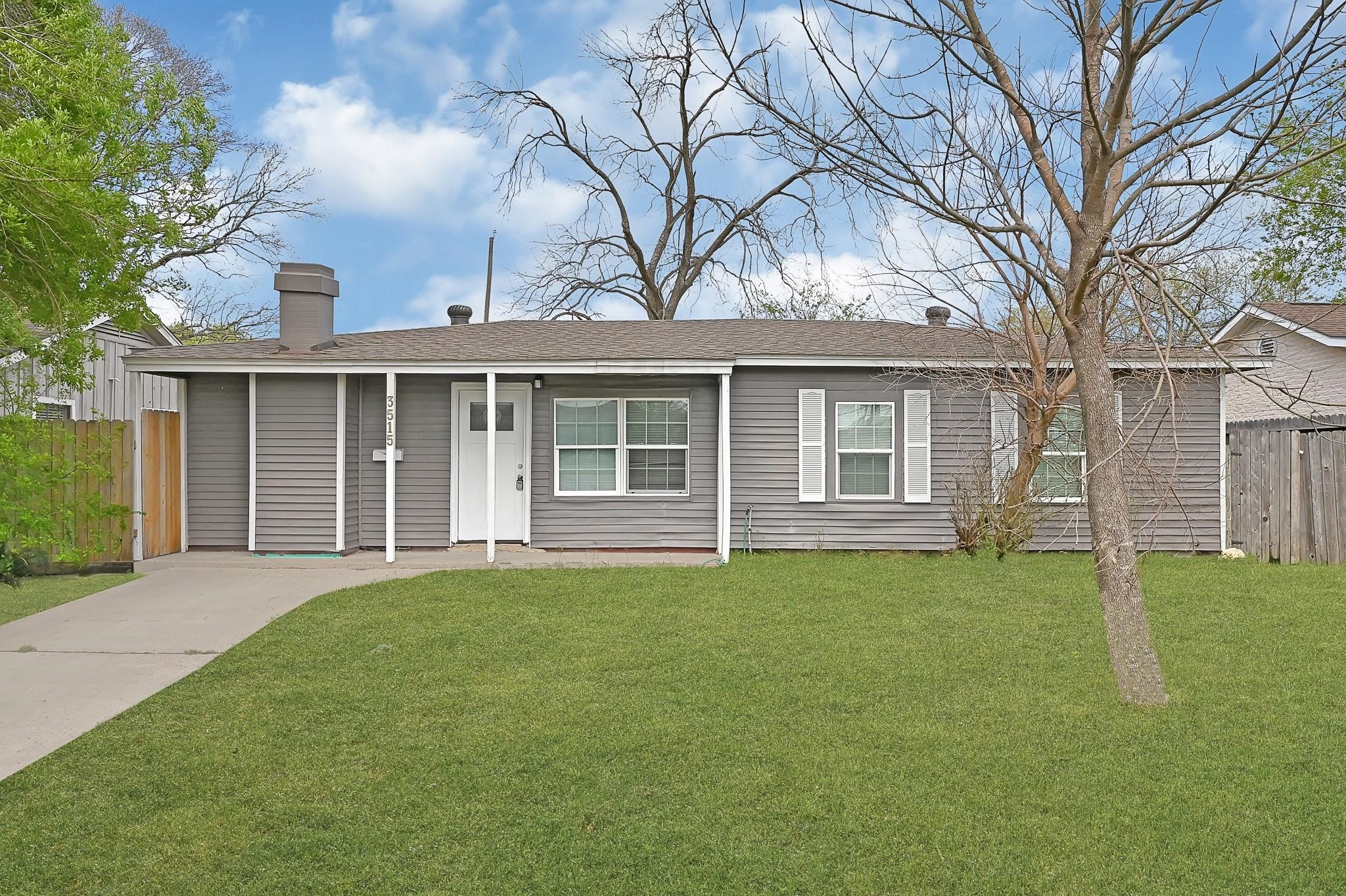 3515 Meadowlake Road Property Photo 1