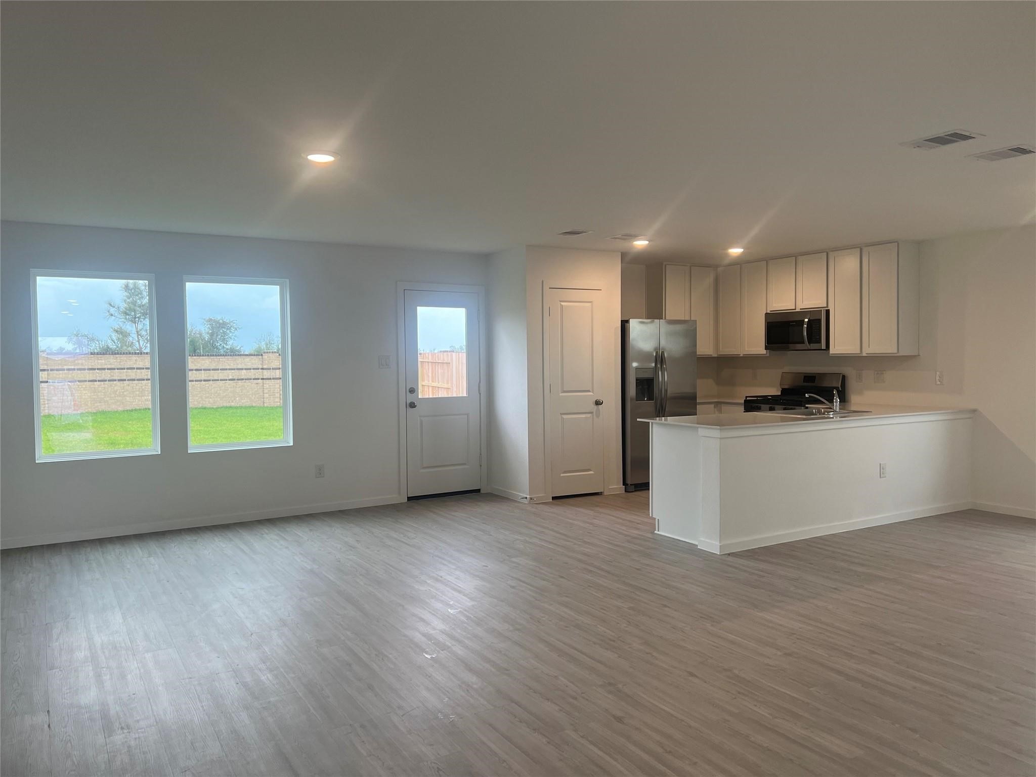 10823 Hickory Lane Property Photo 6