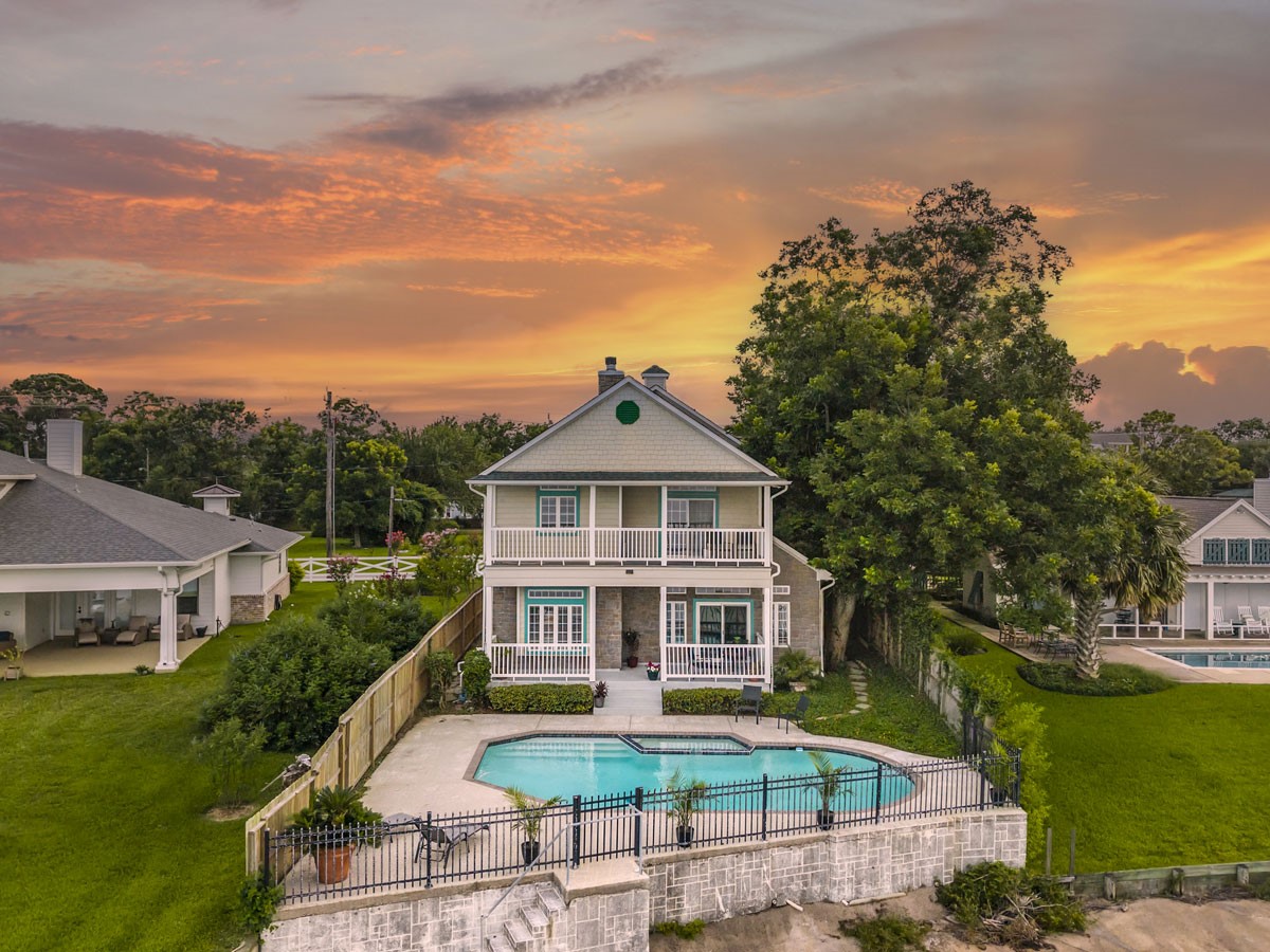 3039 Bayshore Drive Property Photo 1