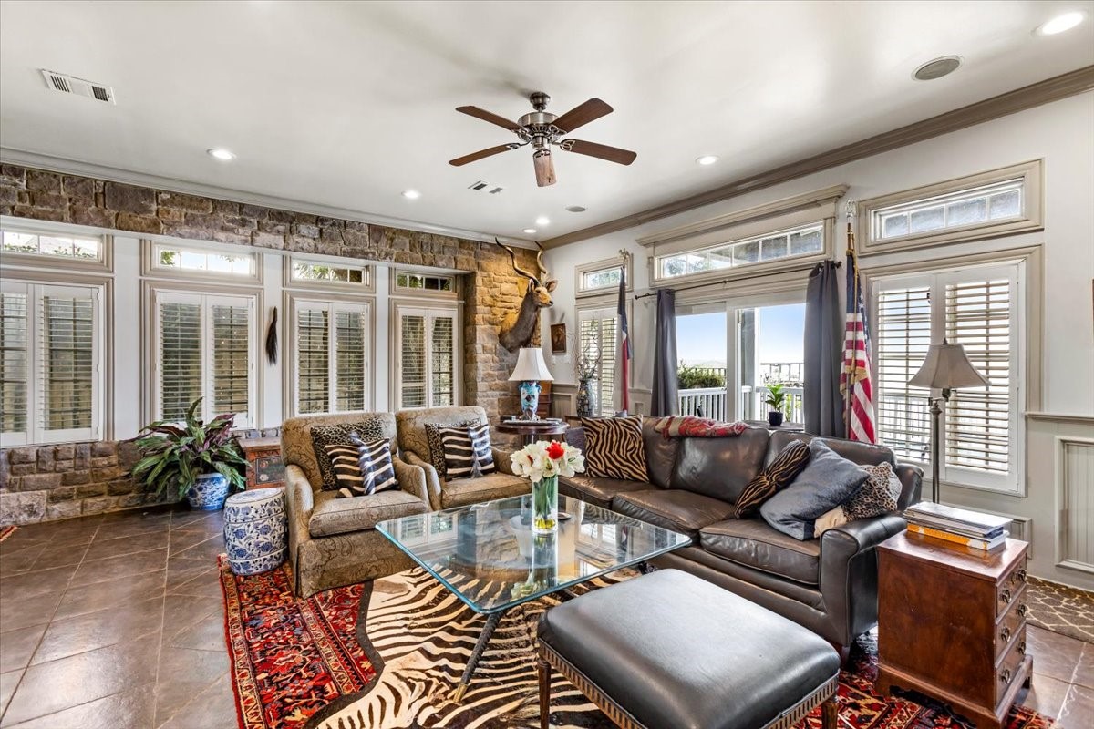 3039 Bayshore Drive Property Photo 10