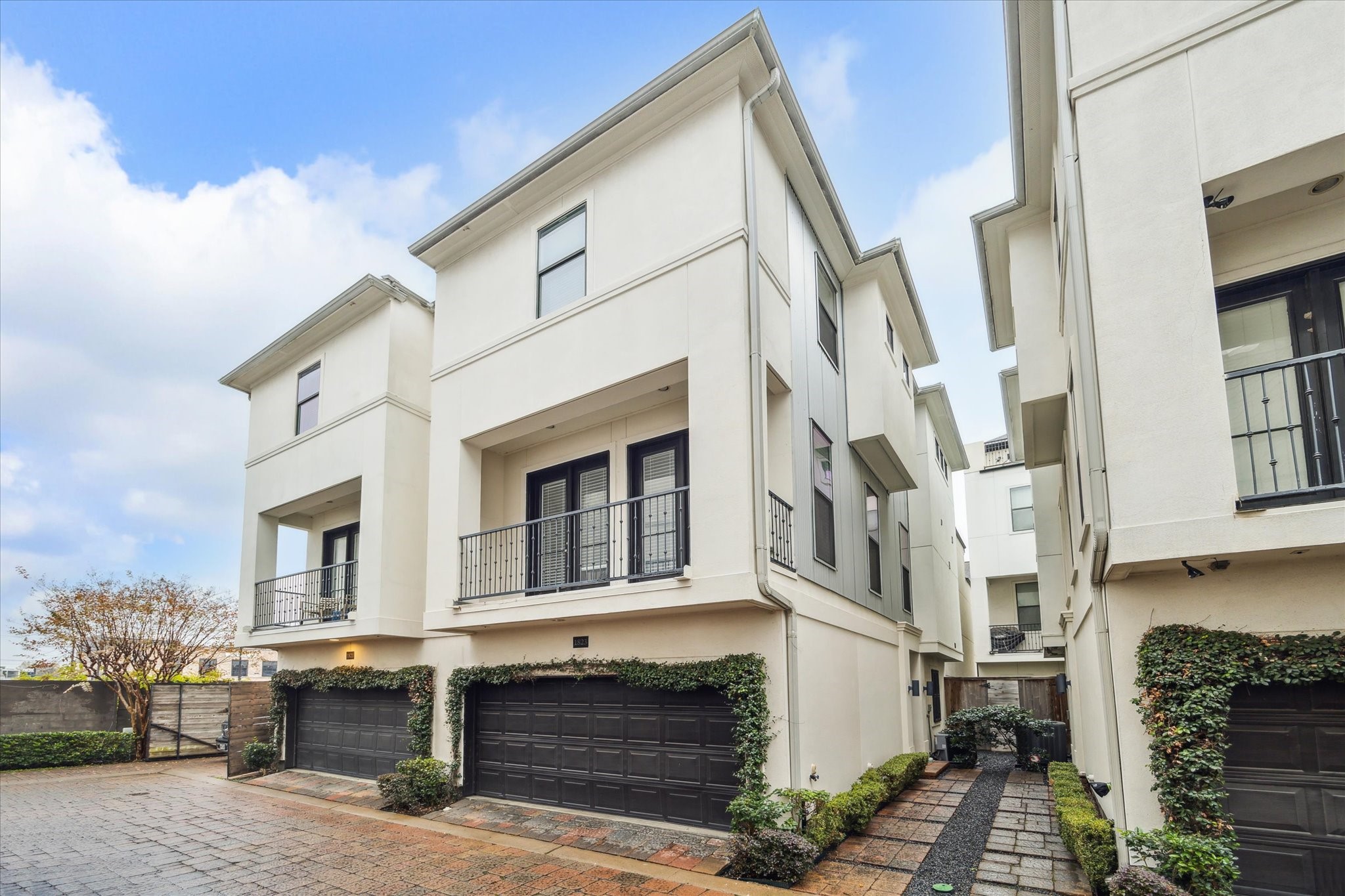 1823 Dart Street Property Photo 1