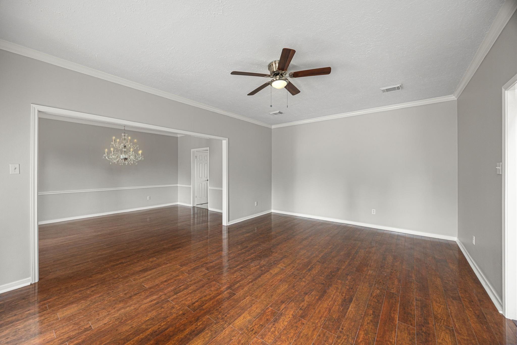 7915 Capri Circle Property Photo 8