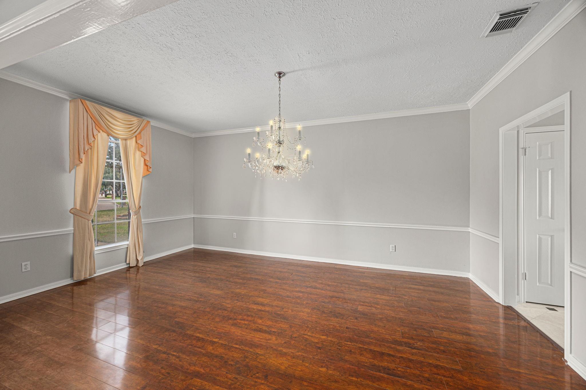 7915 Capri Circle Property Photo 9