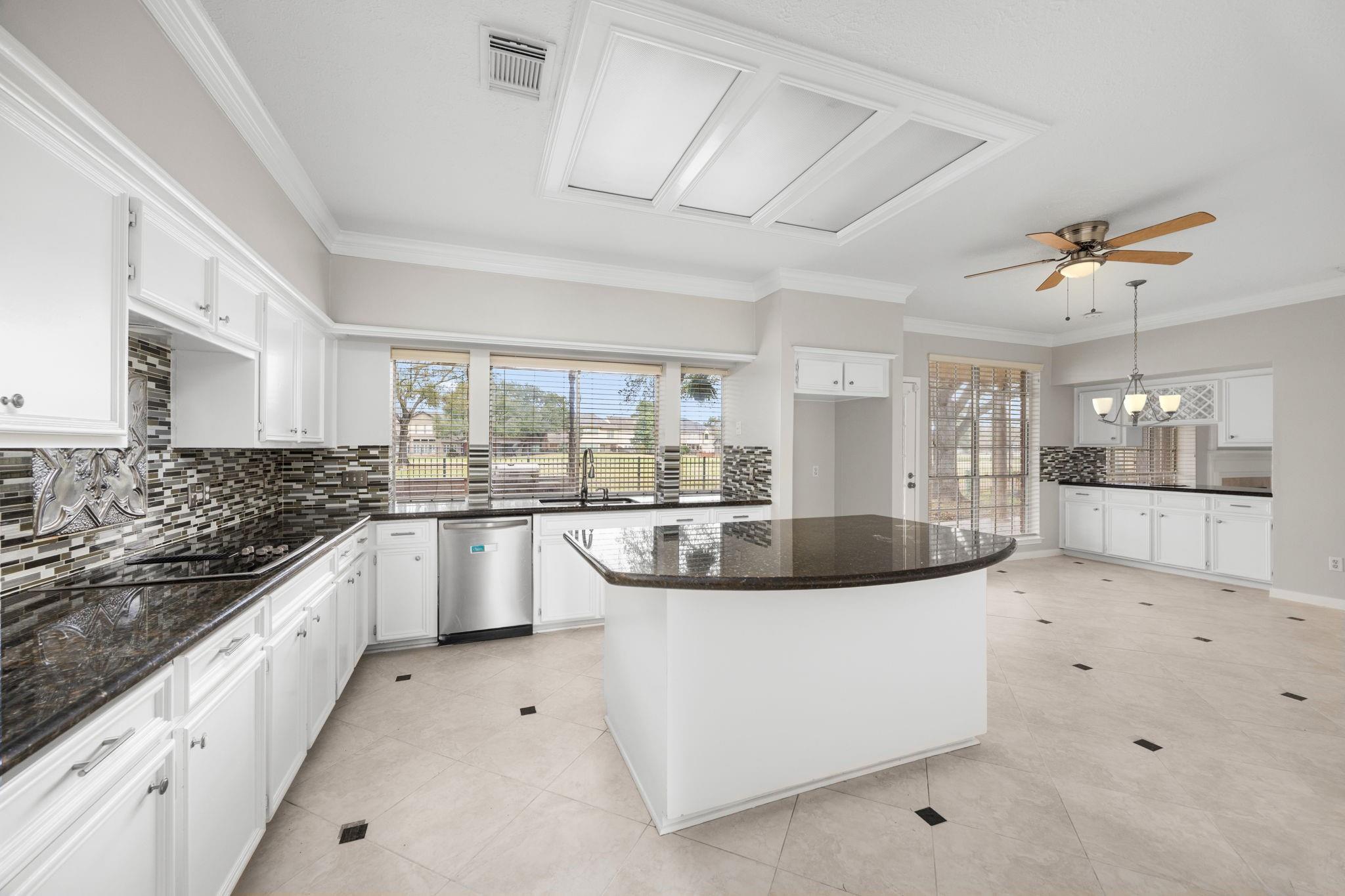 7915 Capri Circle Property Photo 12