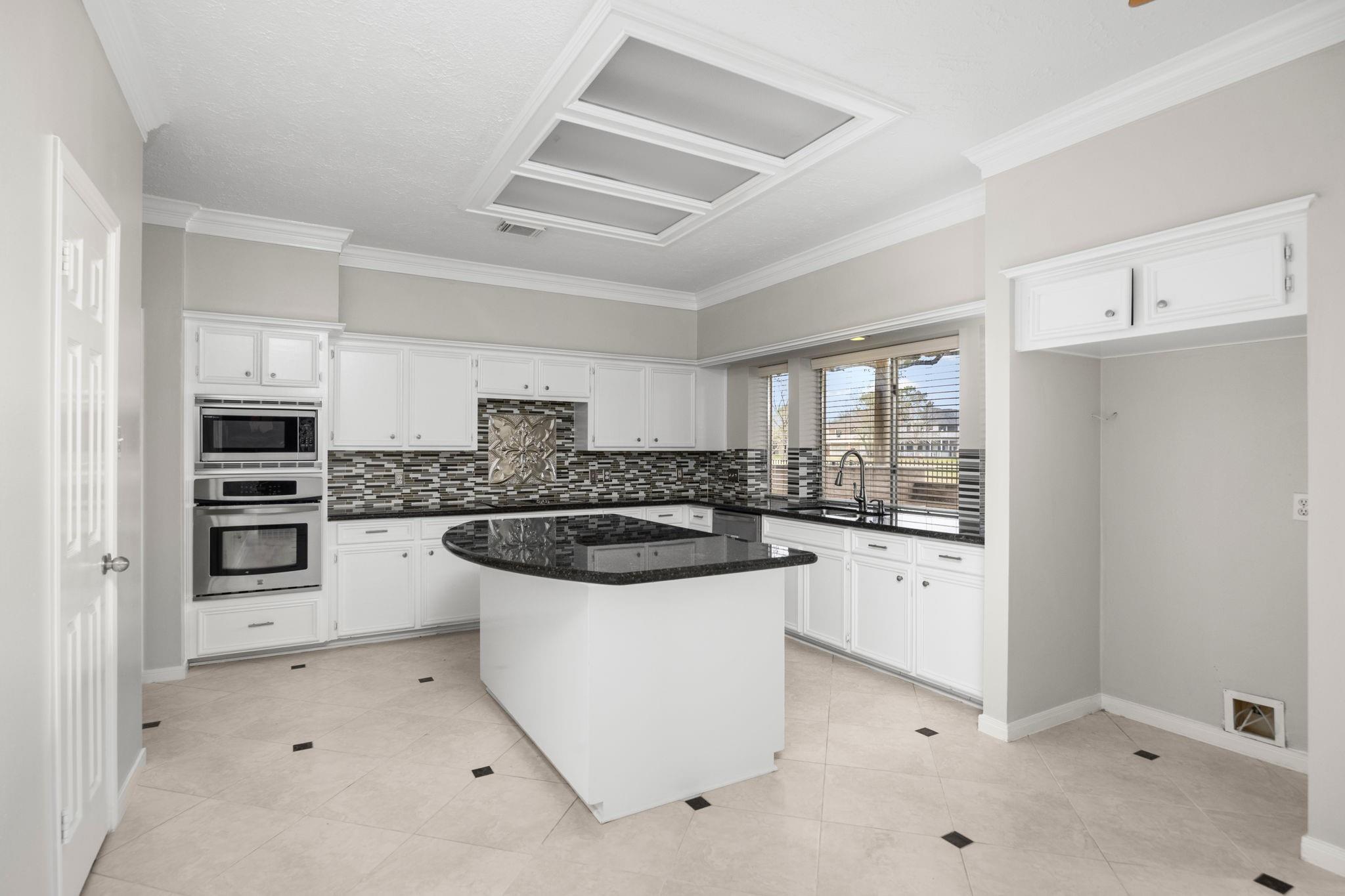 7915 Capri Circle Property Photo 13