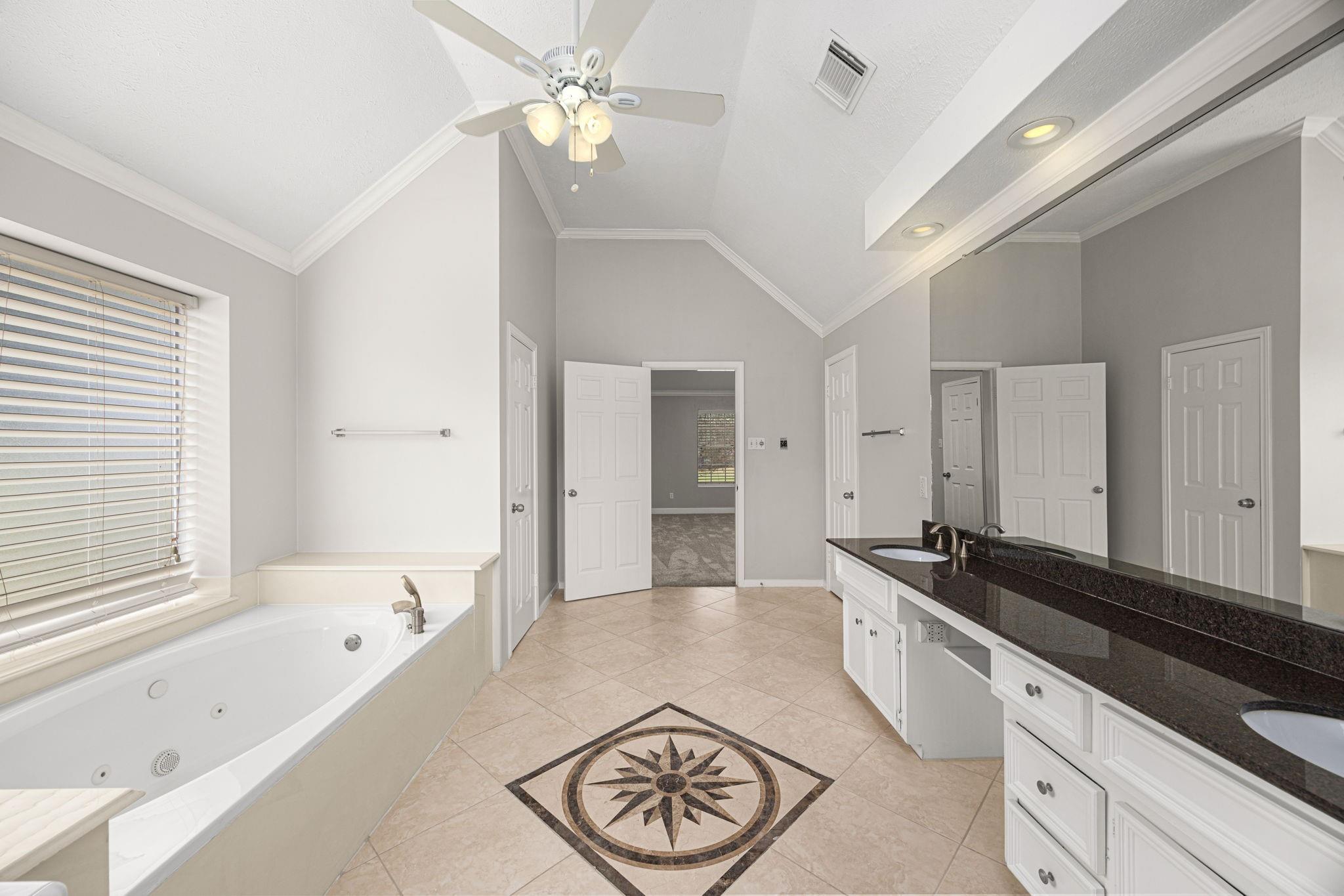 7915 Capri Circle Property Photo 30