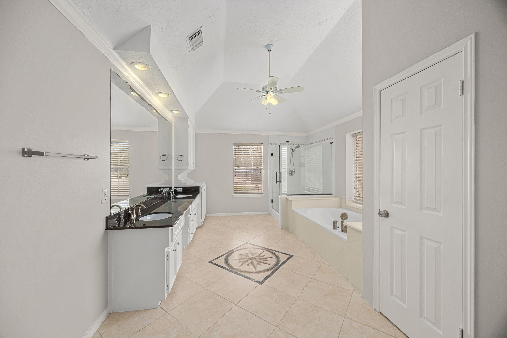 7915 Capri Circle Property Photo 33