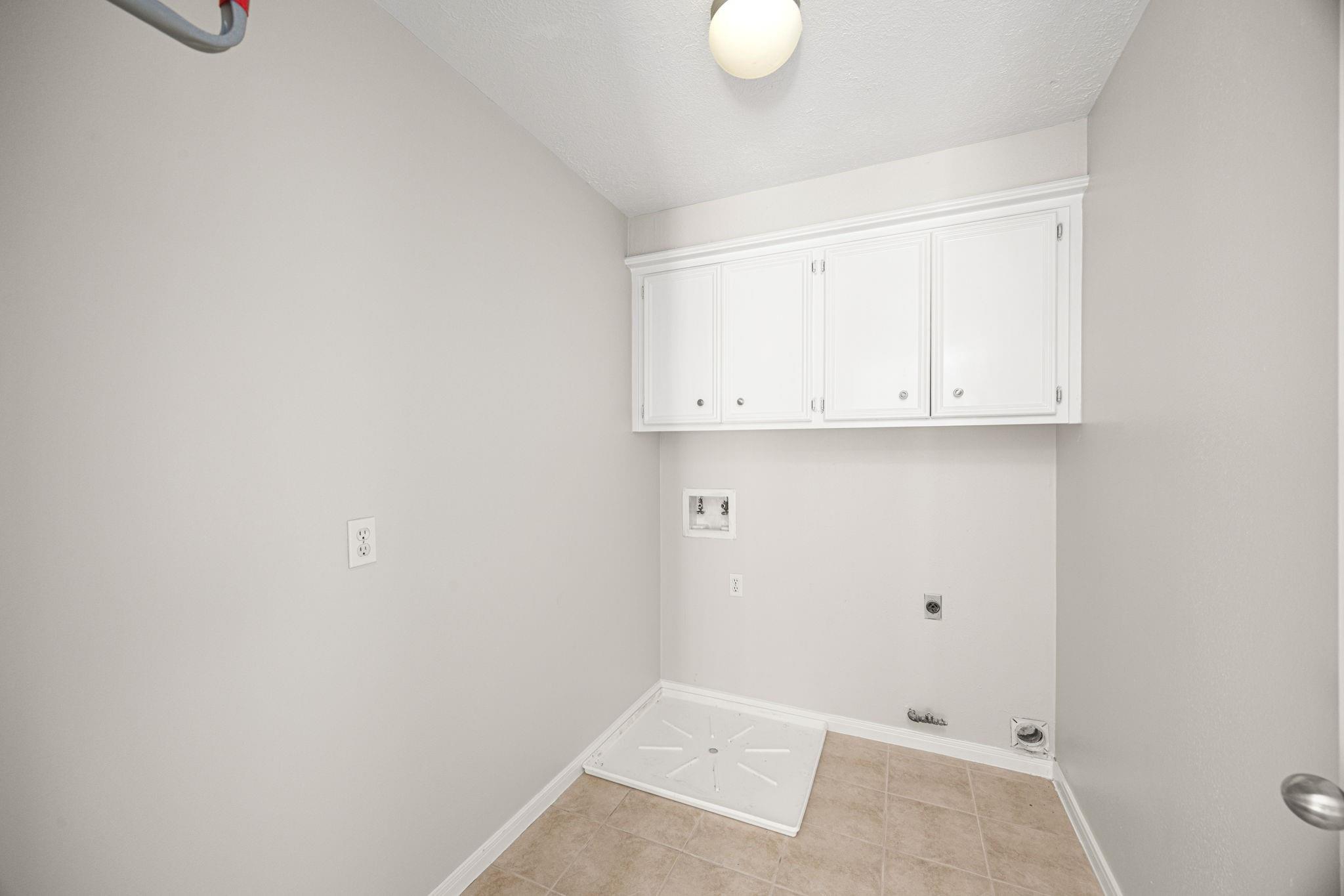 7915 Capri Circle Property Photo 38
