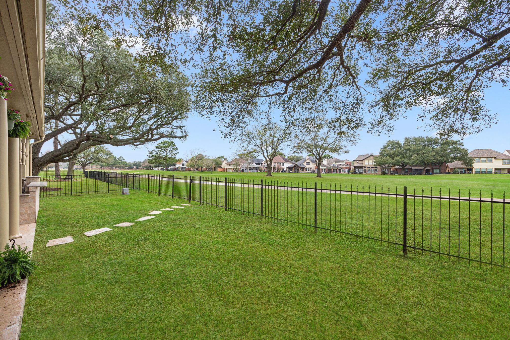 7915 Capri Circle Property Photo 46