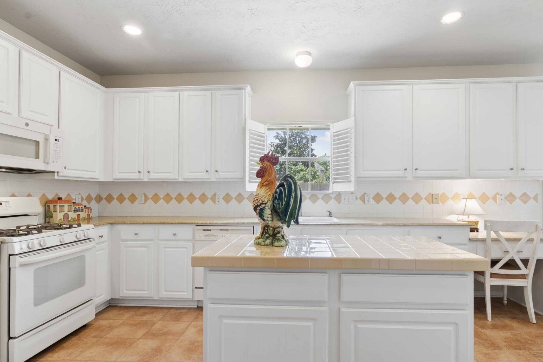 4306 Green Tree Court Property Photo 18