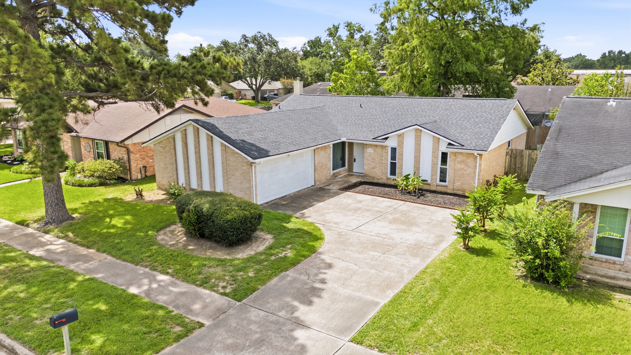 16507 Cairngorm Drive Property Photo 3