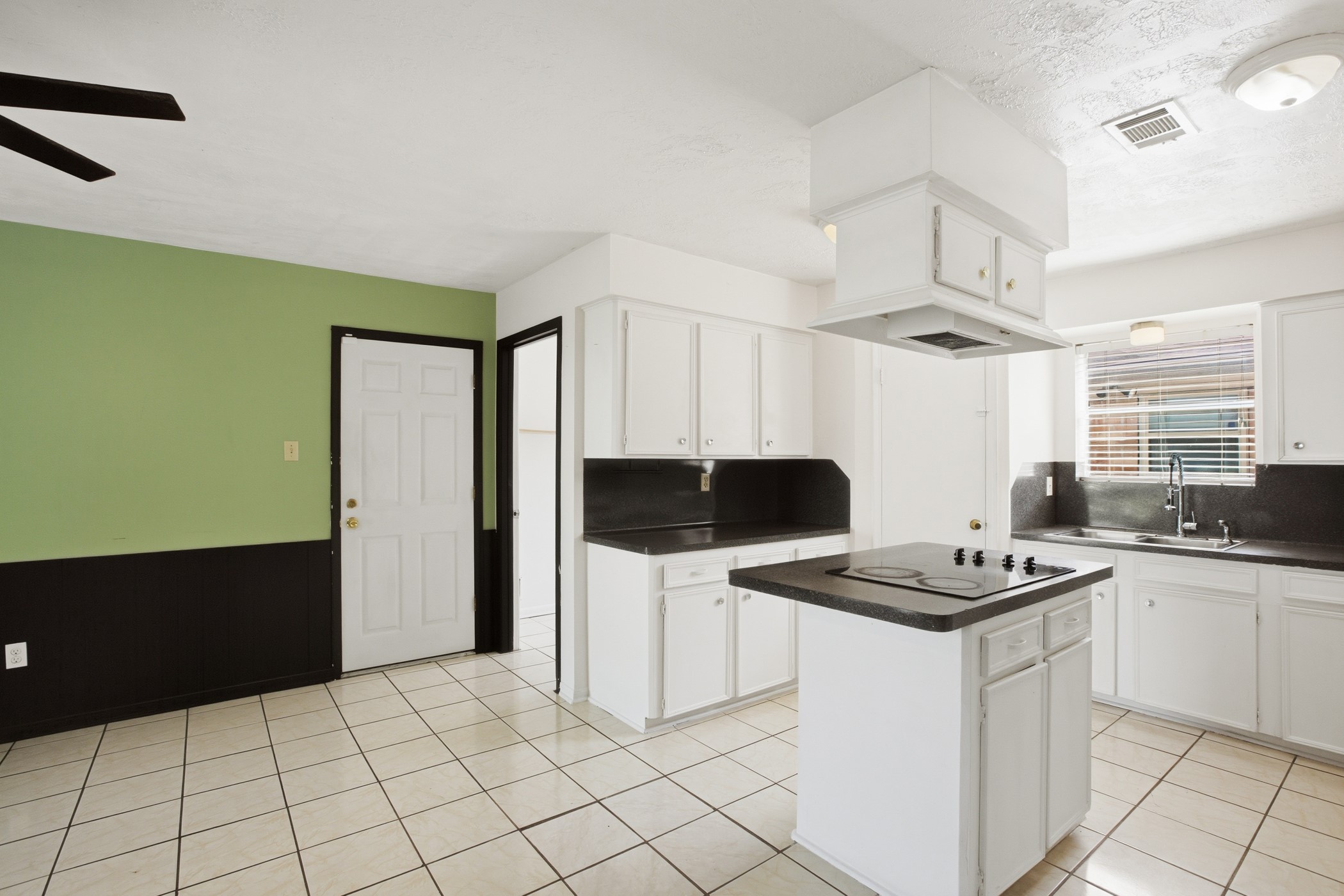 16507 Cairngorm Drive Property Photo 17