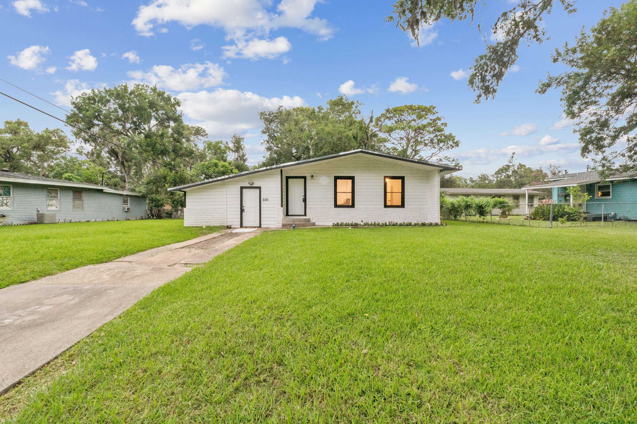 505 Winding Way Street Property Photo 1