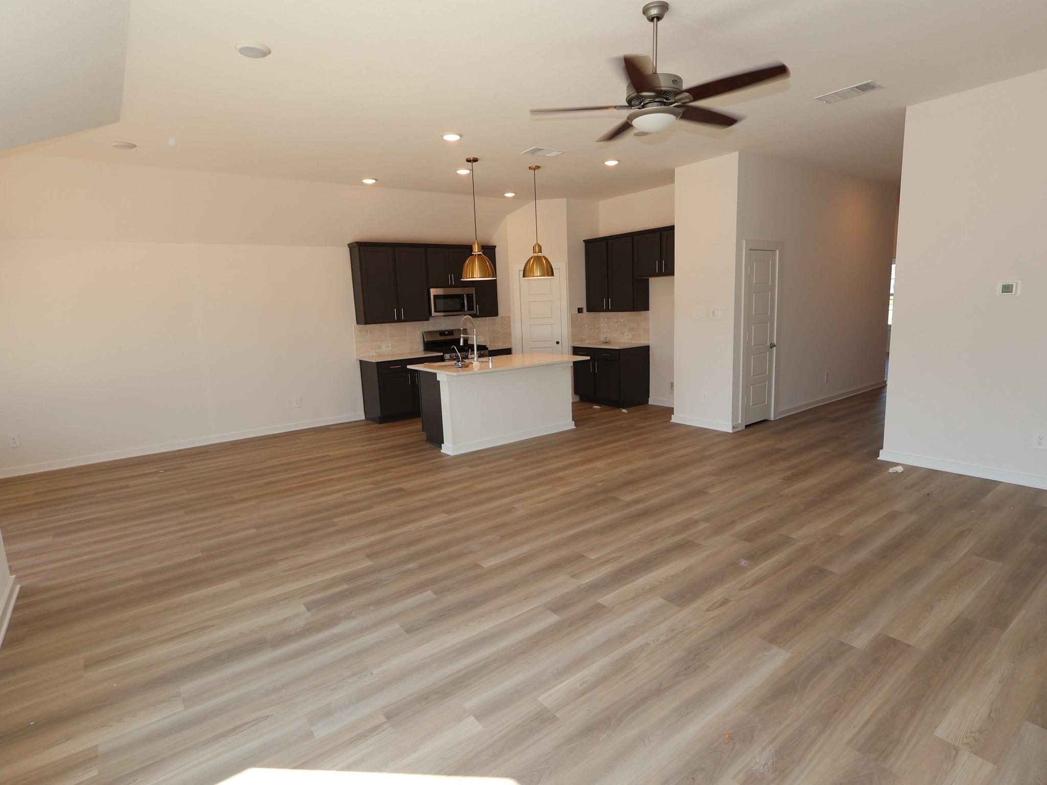 554 Bluebell Maiden Court, Magnolia Tx 77354 Property Photo 10