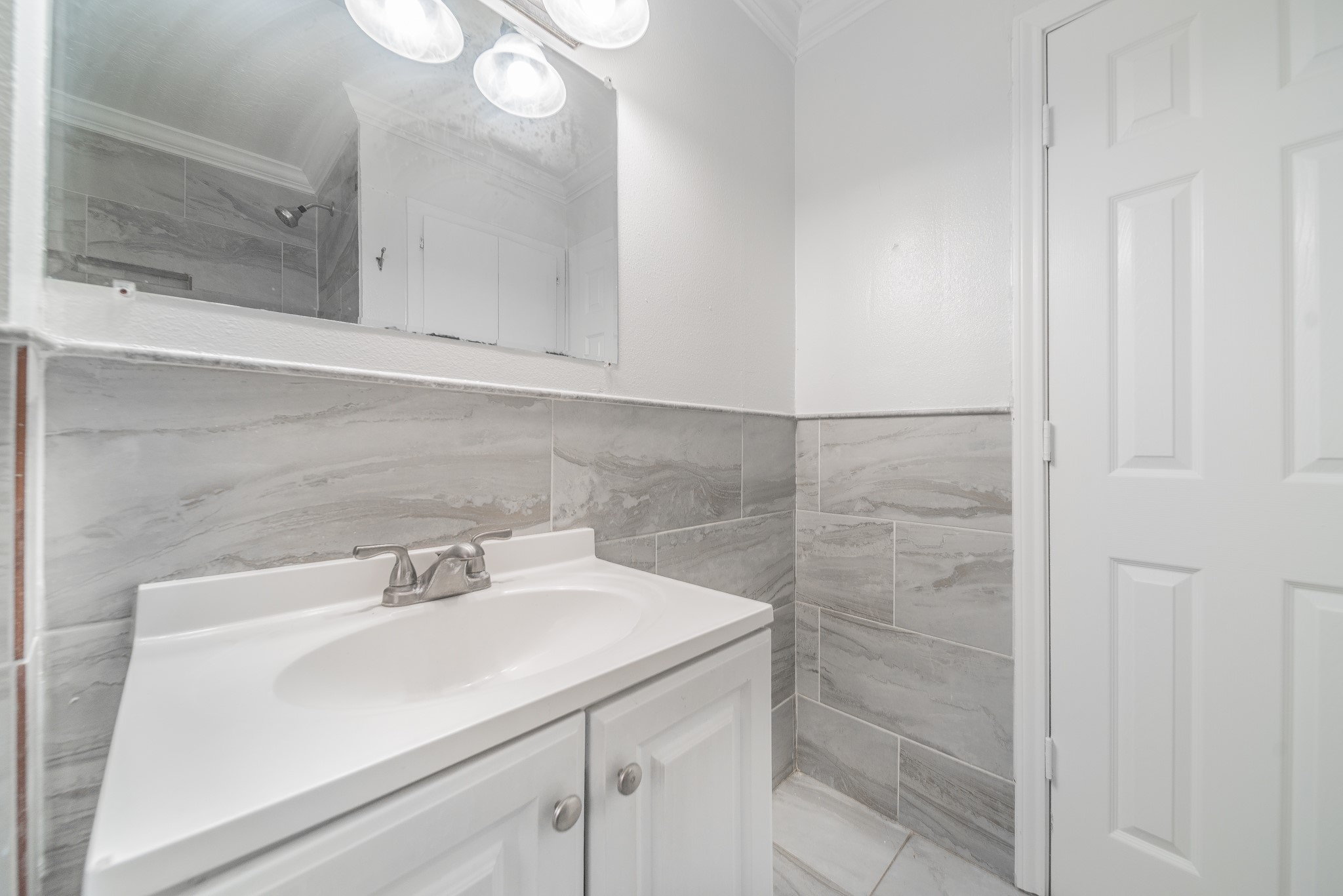 415 Gober Street Property Photo 8