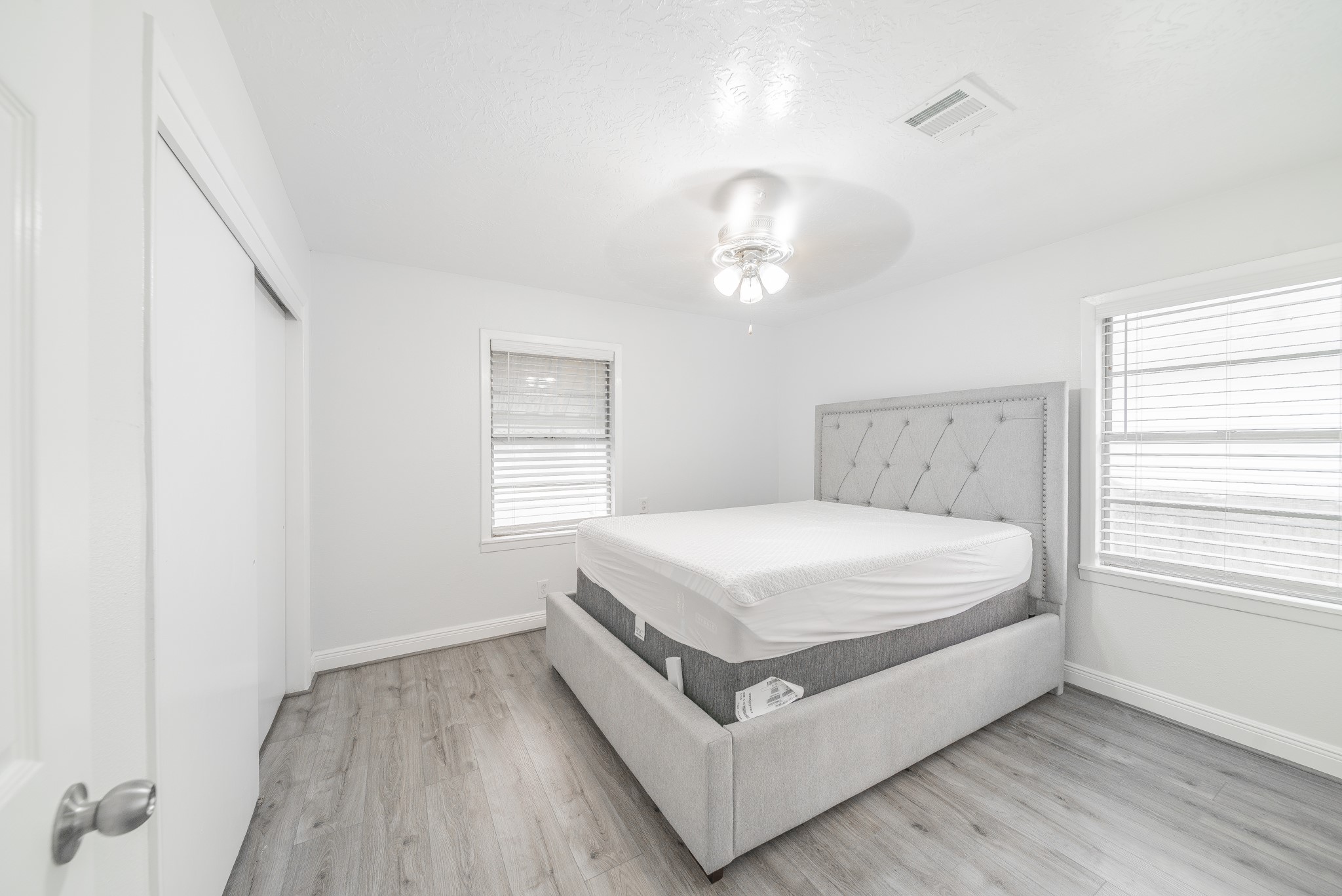 415 Gober Street Property Photo 10