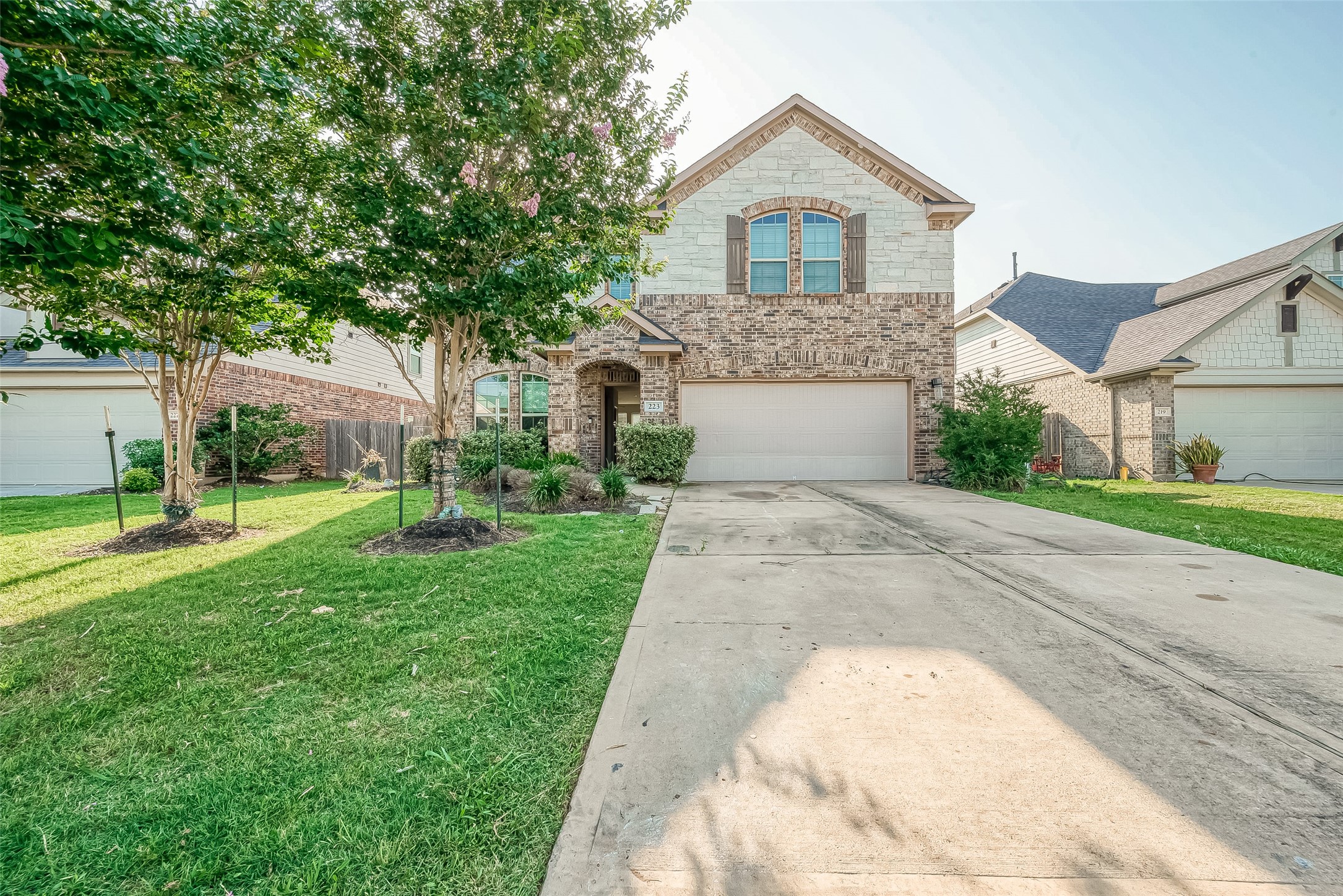 223 Sintra Lake Way Property Photo 1