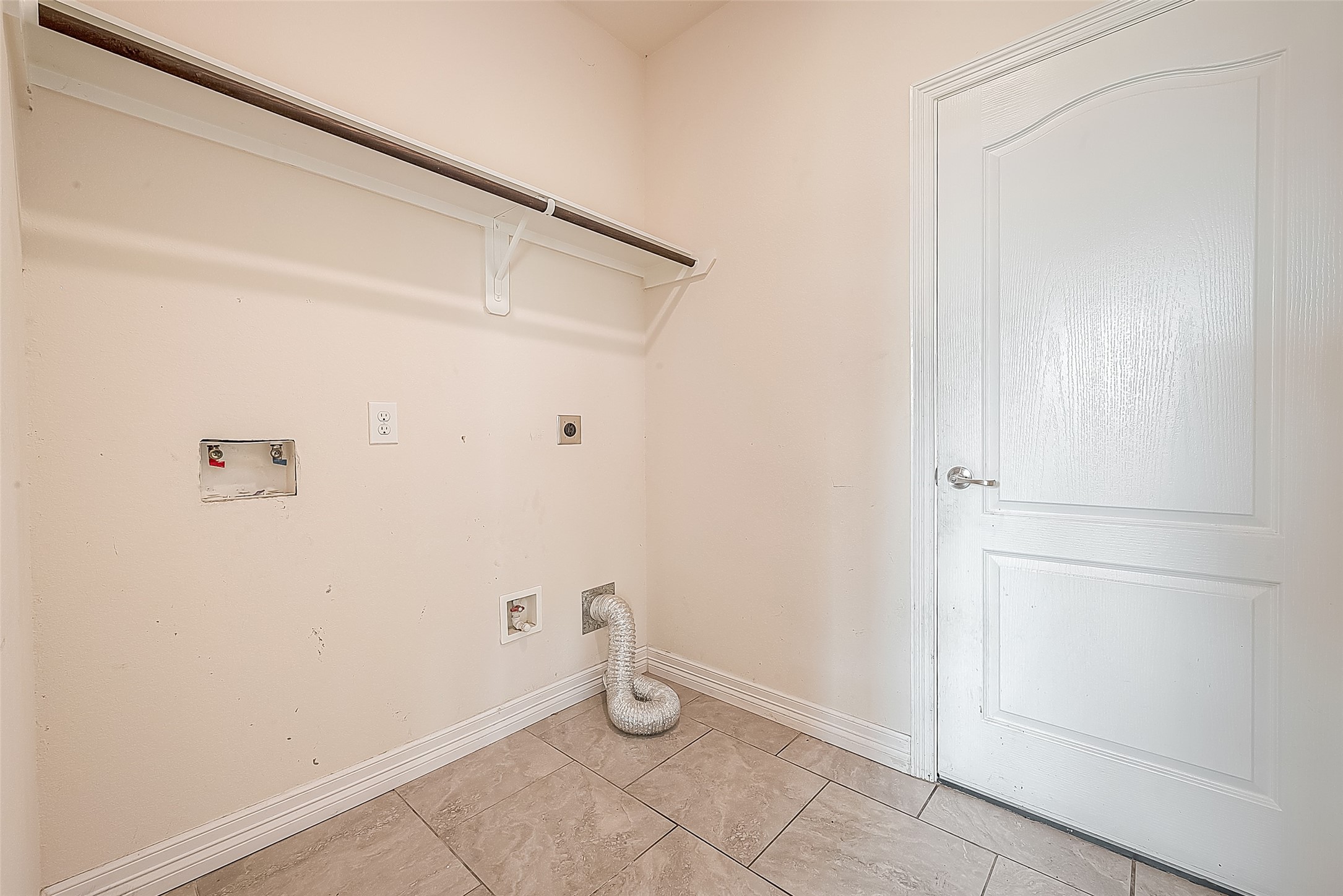 223 Sintra Lake Way Property Photo 18