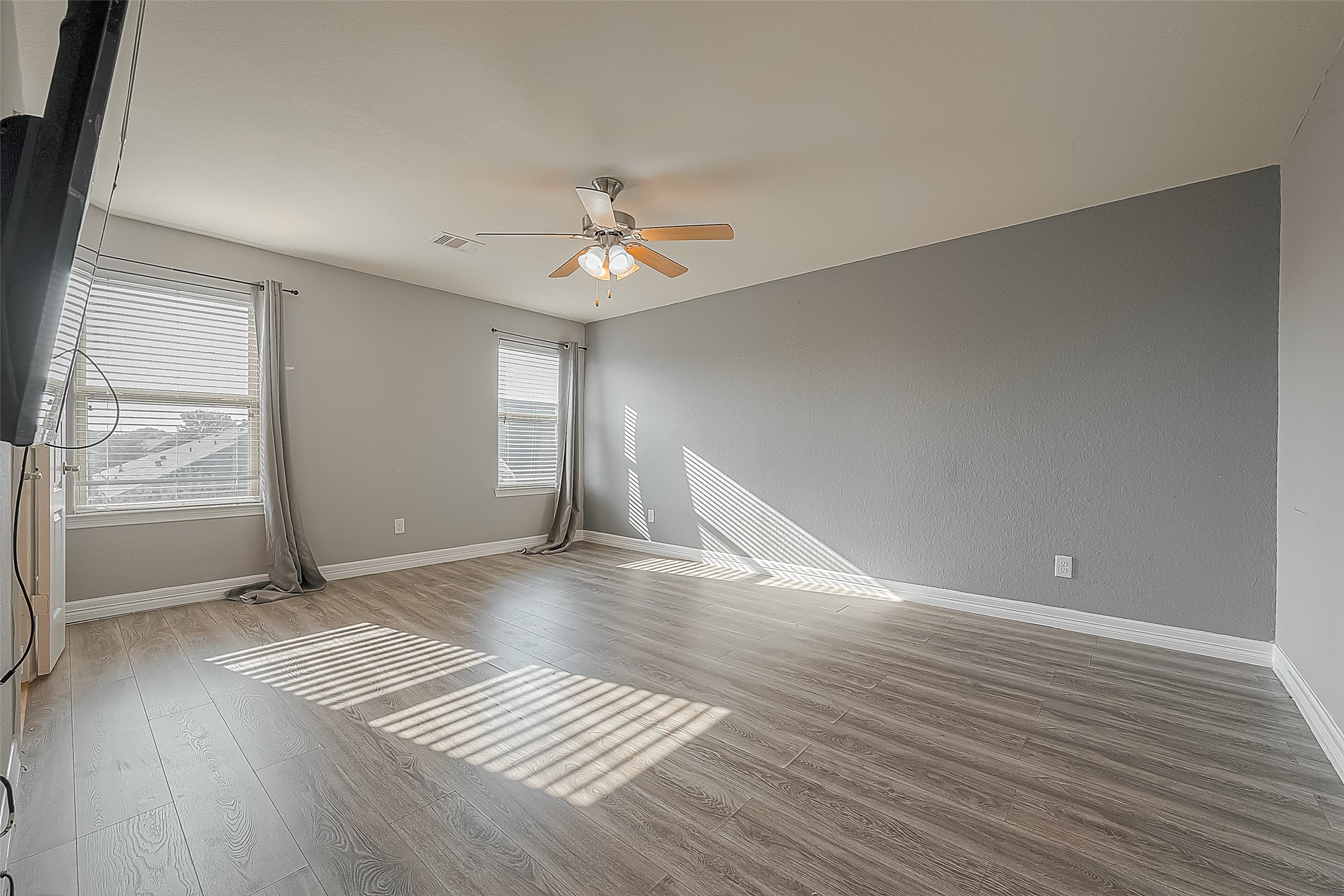 223 Sintra Lake Way Property Photo 20