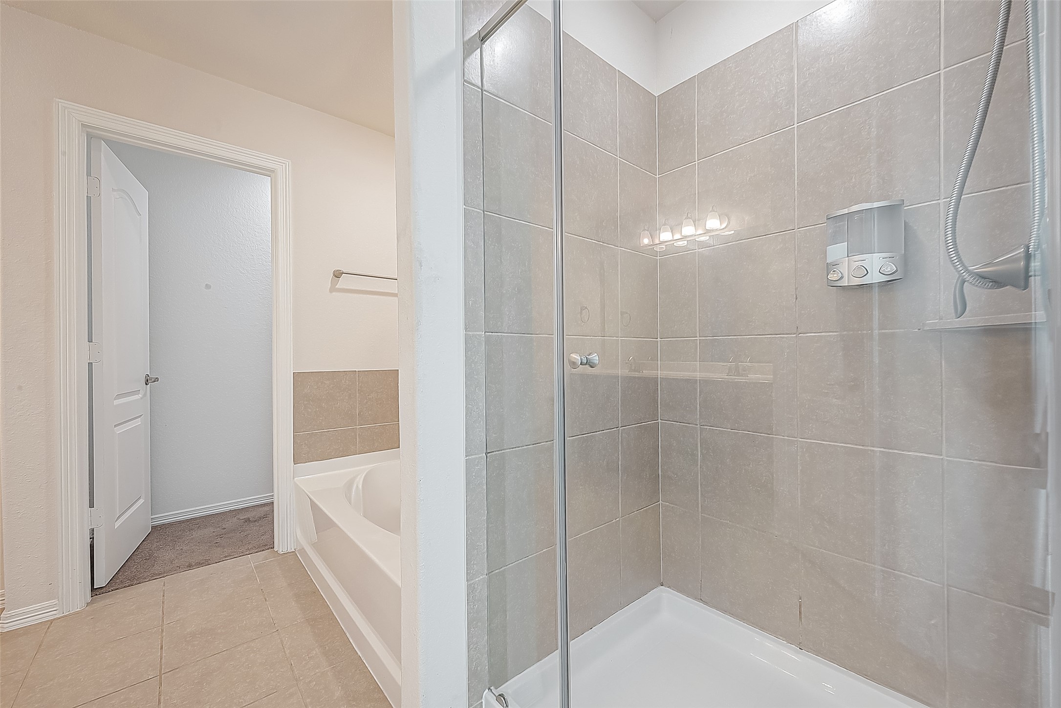 223 Sintra Lake Way Property Photo 22