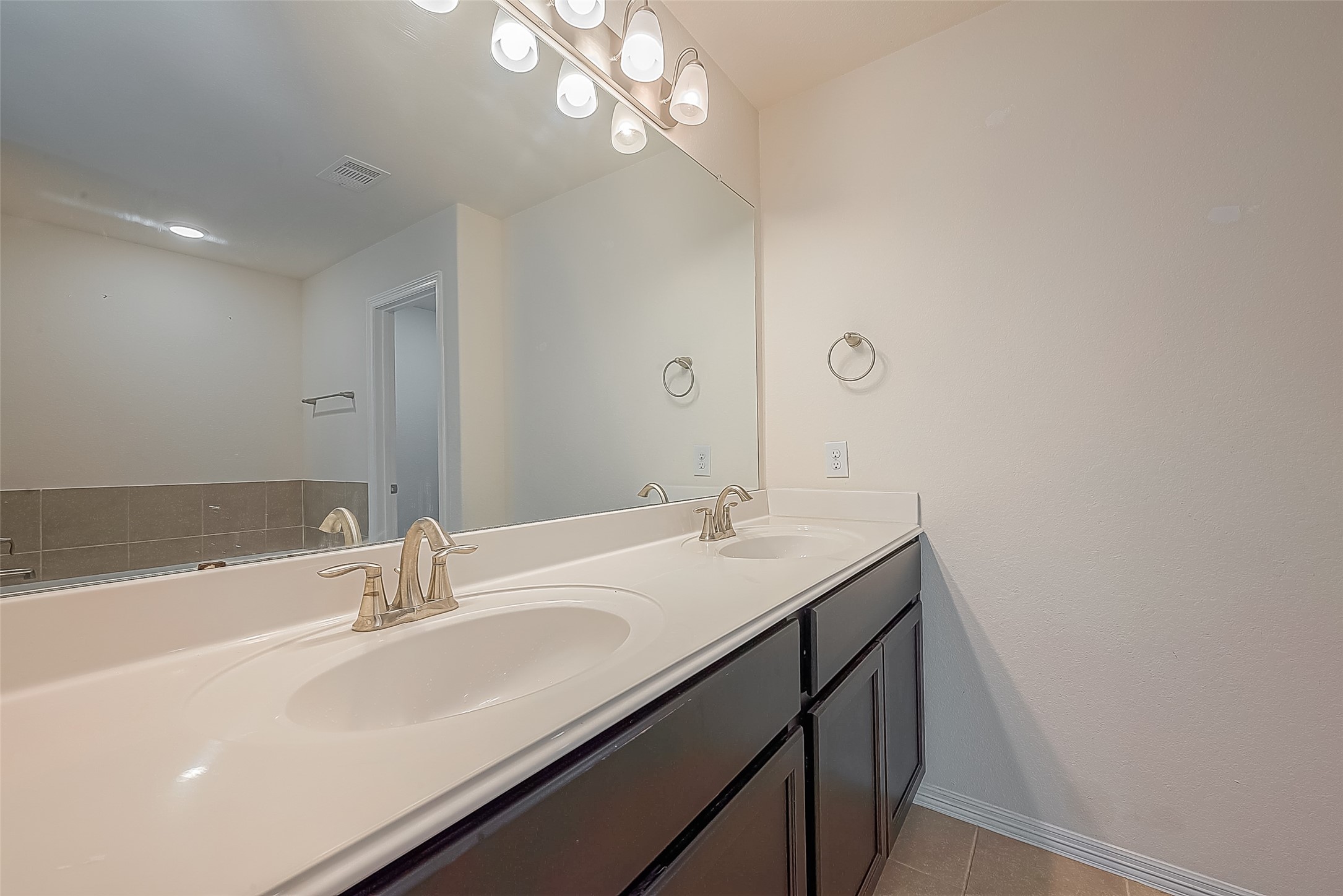 223 Sintra Lake Way Property Photo 24