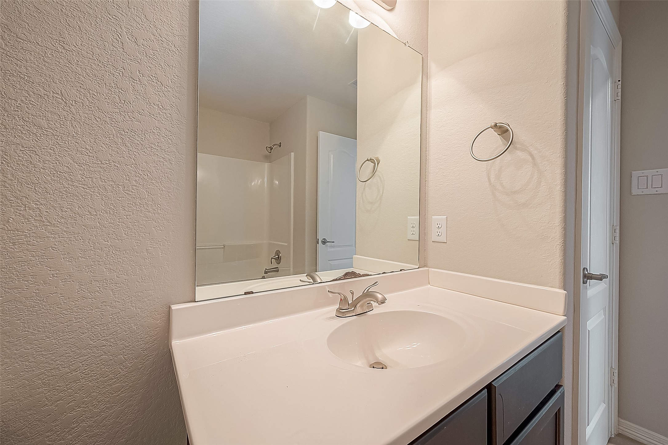 223 Sintra Lake Way Property Photo 32