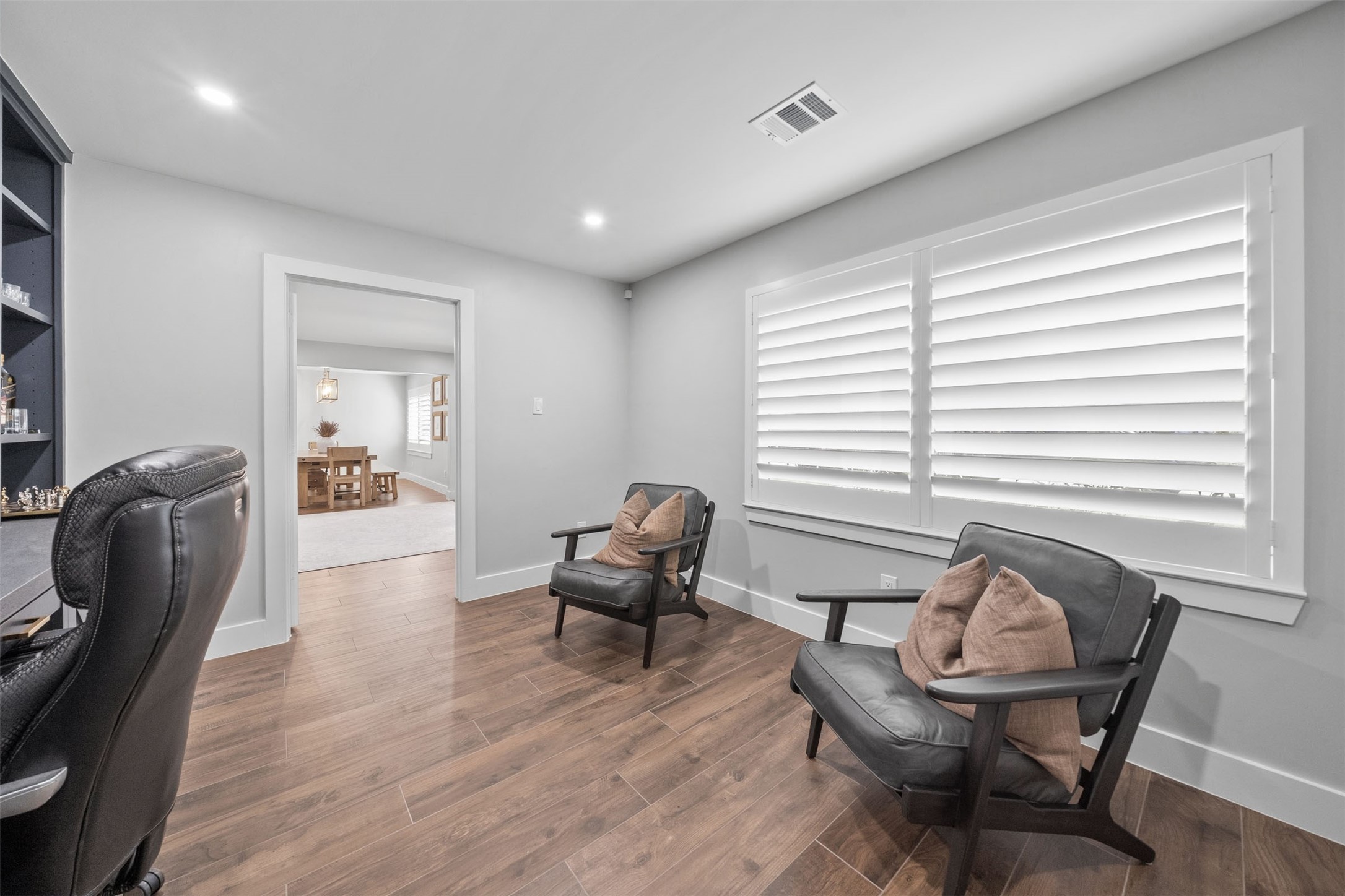2318 Elmgate Drive Property Photo 29