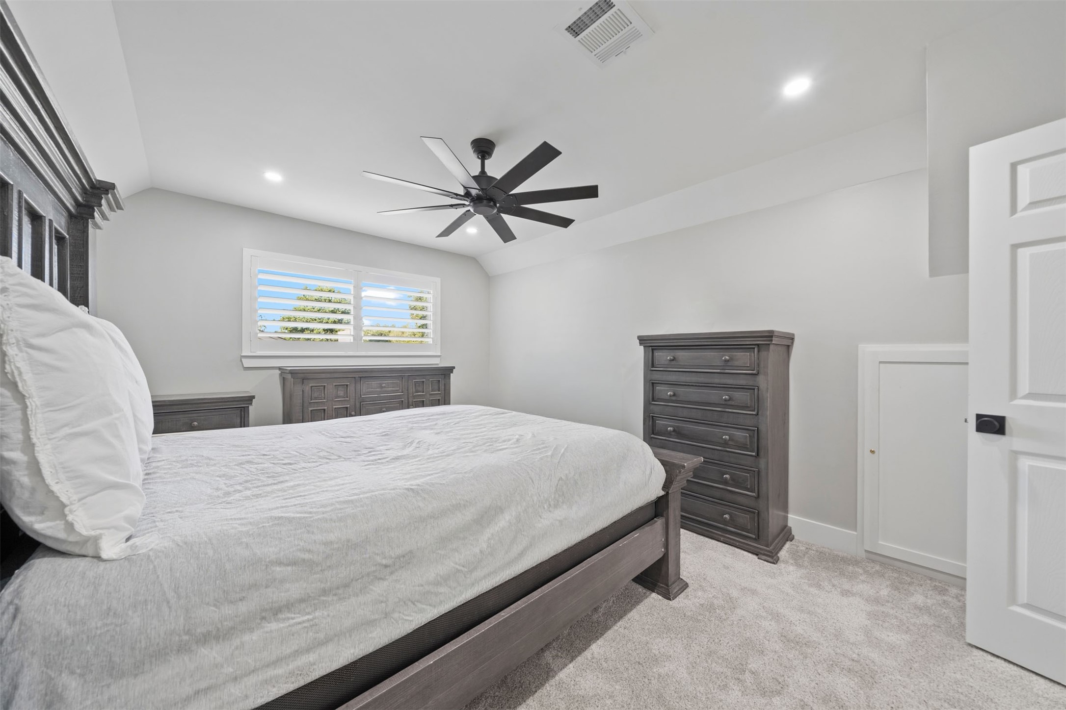 2318 Elmgate Drive Property Photo 31
